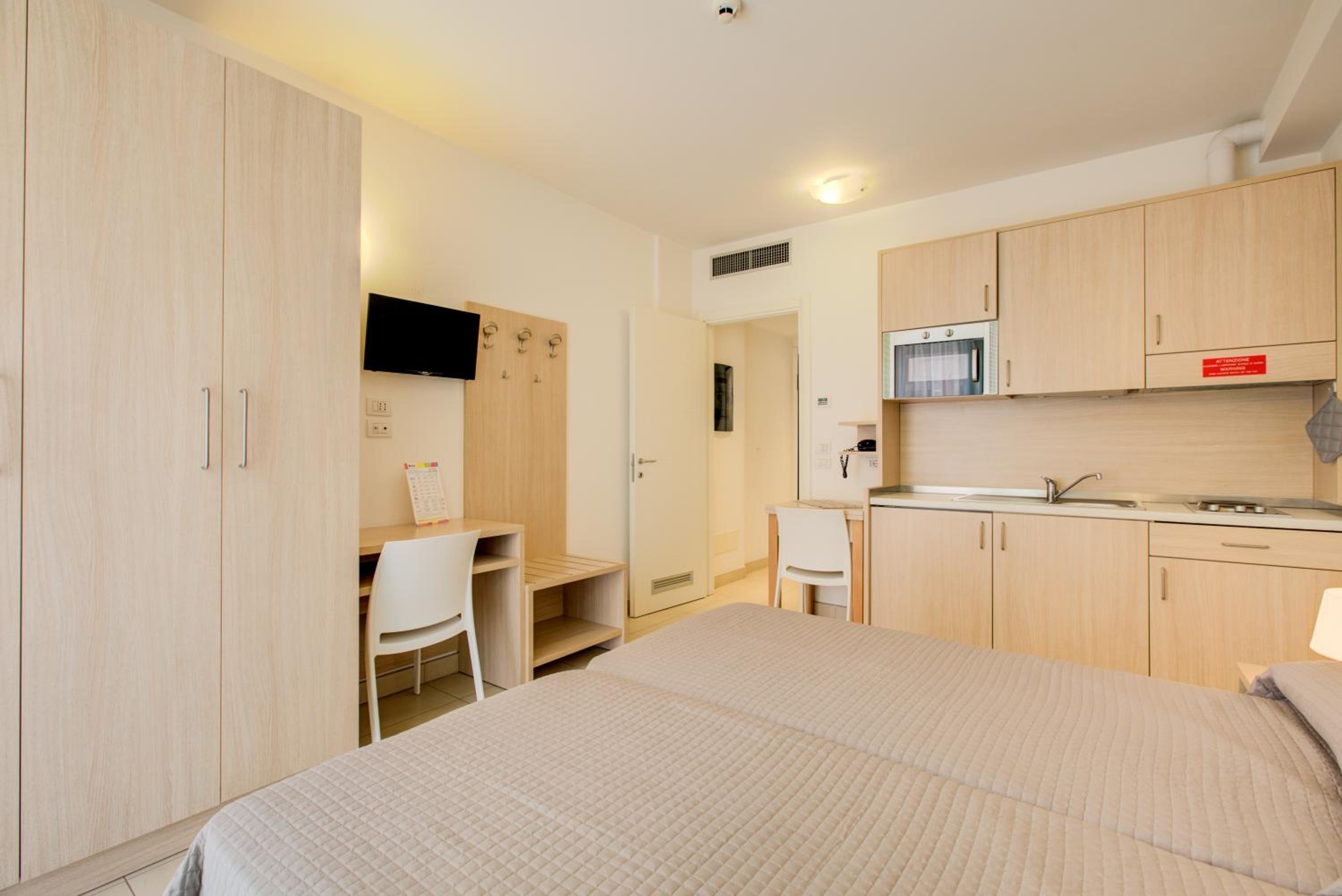 Studio (2 Adults)
