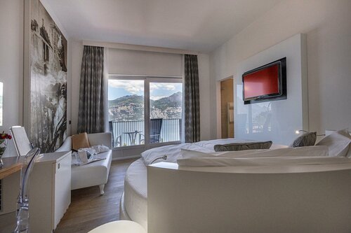 Junior Suite with Balcony в Hotel Capri
