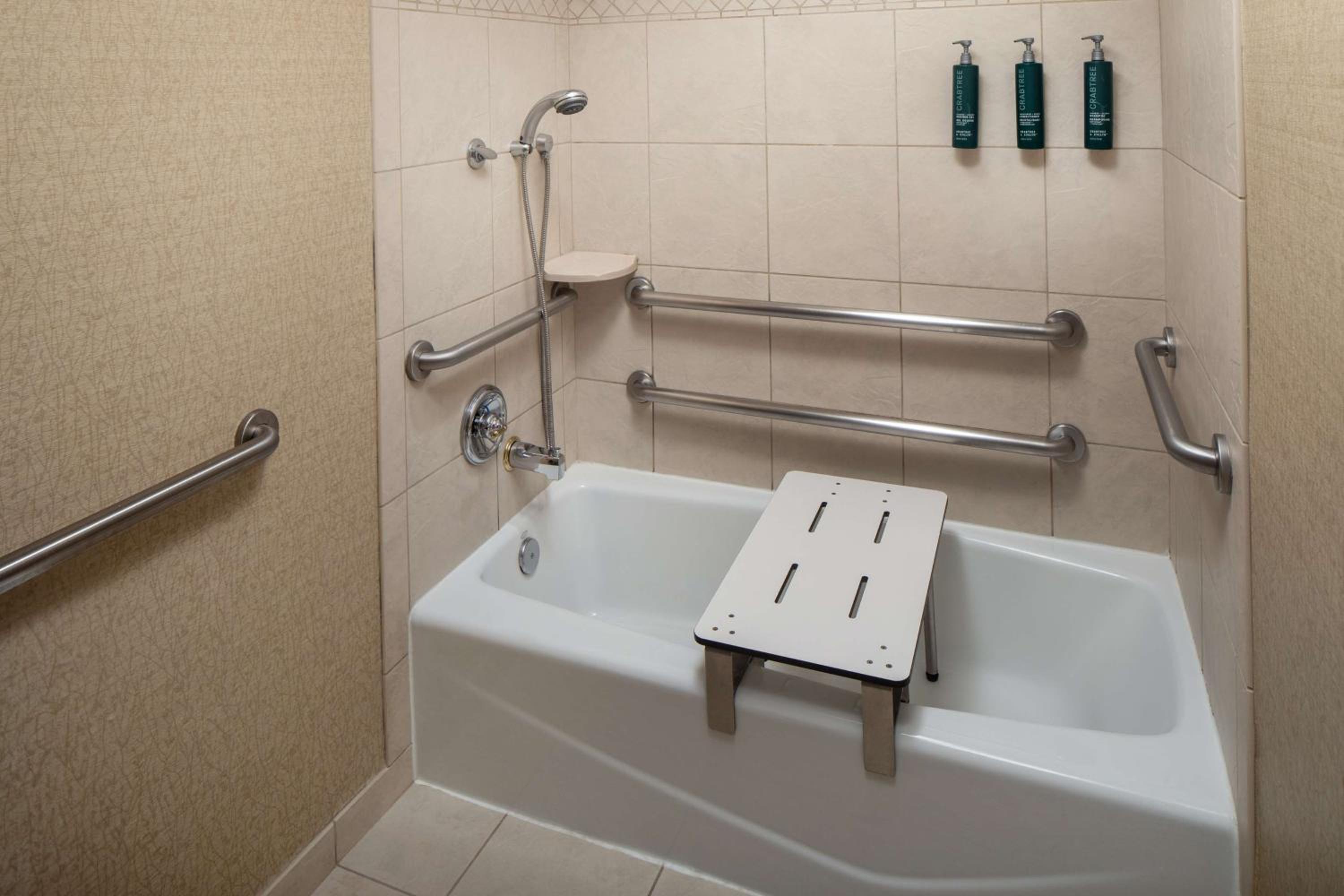 Double Room with Two Double Beds and Tub - Mobility/Hearing Accessible