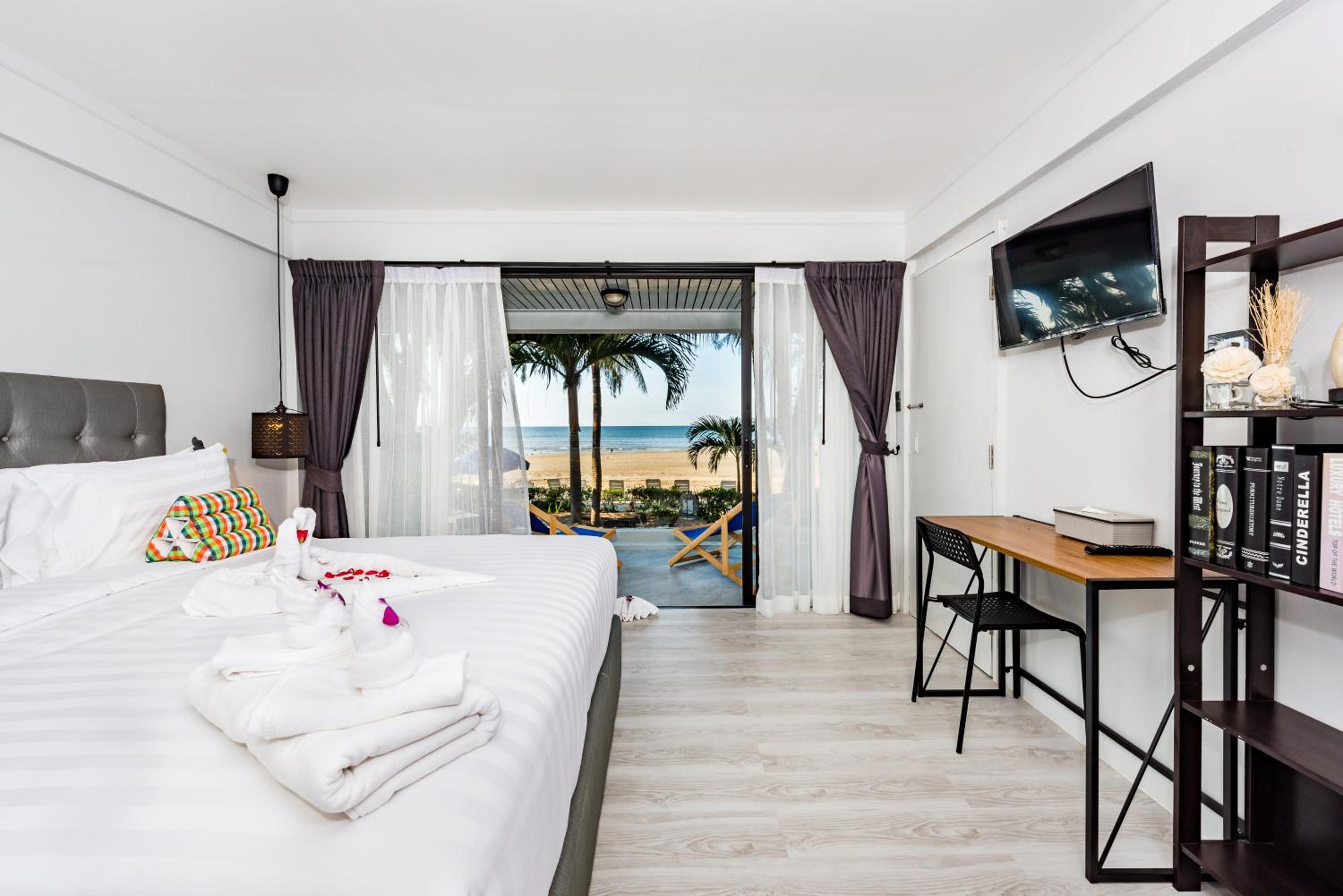 Superior Double or Twin Room with Sea View