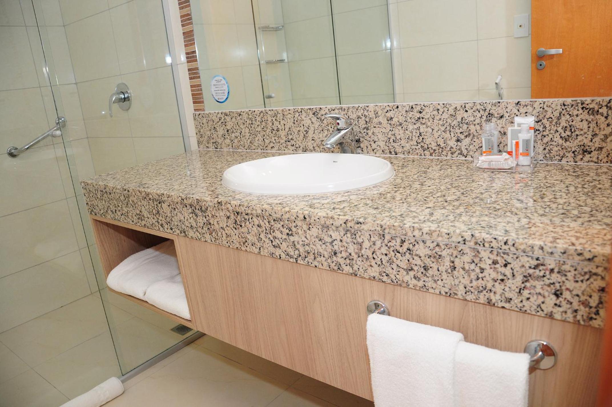 Standard Double - 1 King Bed