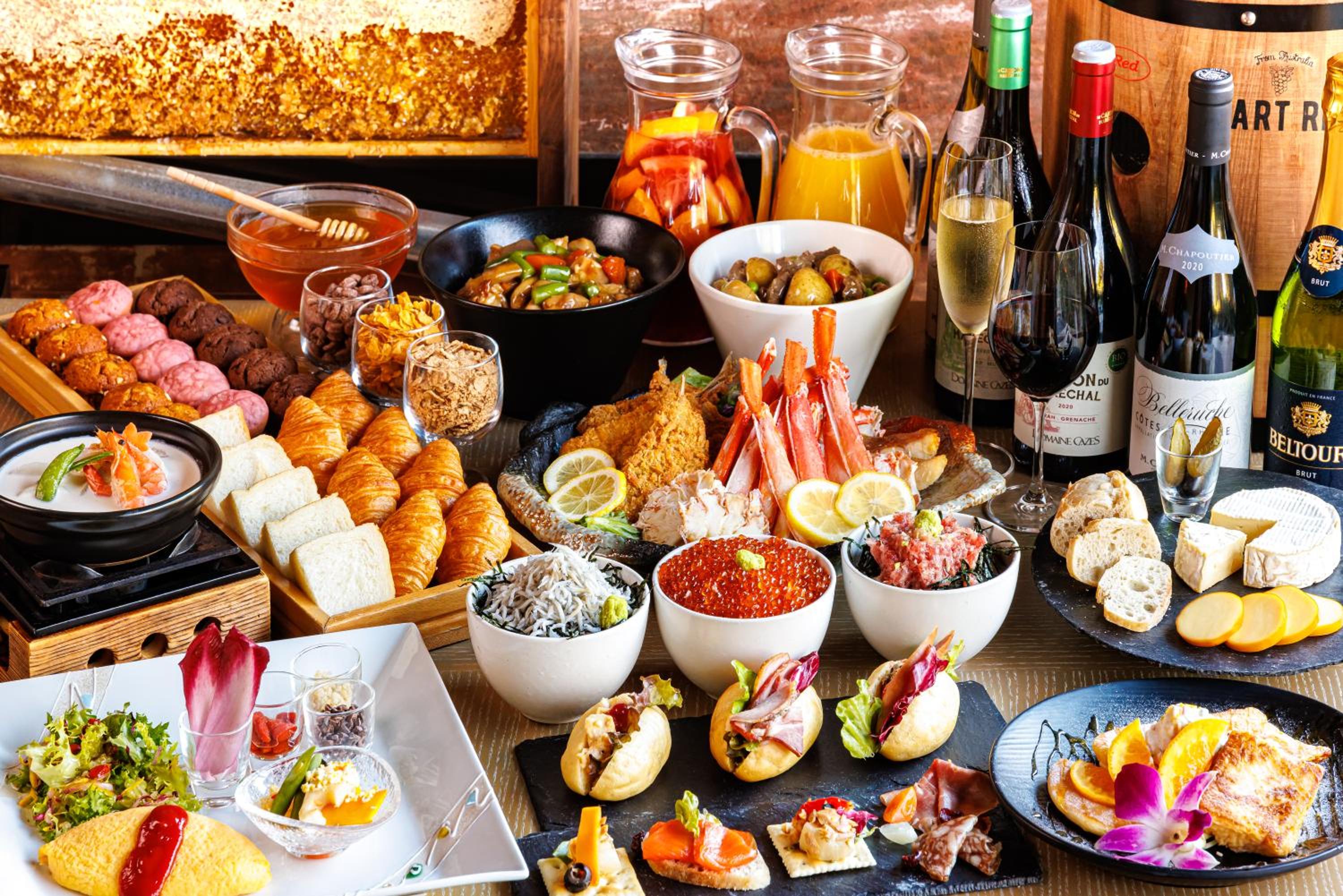 Dinner Time 17:00~Superior Room with Open-Air Bath -Dinner Buffet & Japanese/Western Buffet Breakfast
