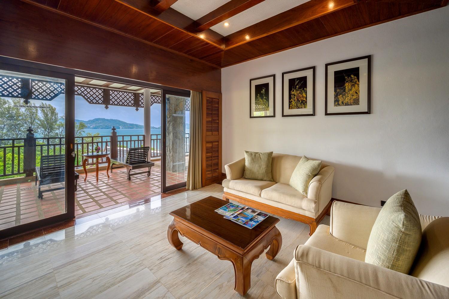 Family Seaview 2 Bedroom Hillside Suite with Terrace Bathtub