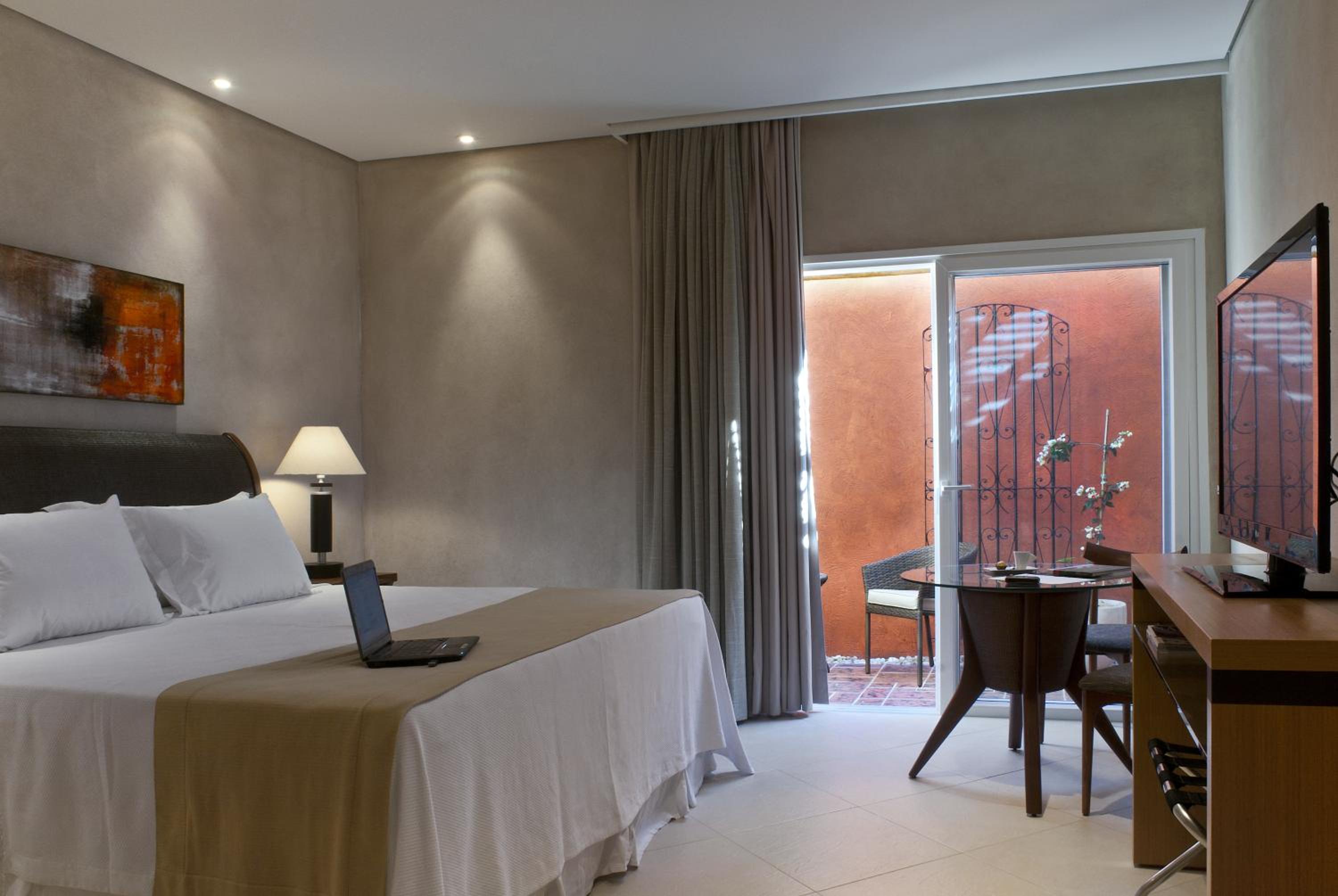 Deluxe Double Room with balcony and Garden View