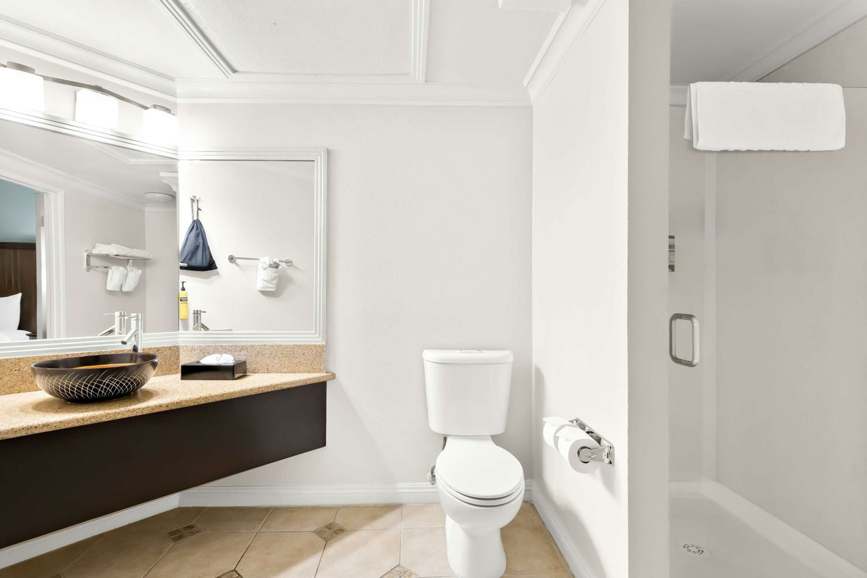 King Suite with Spa Bath and Sofa Bed - Corner Room/Non-Smoking