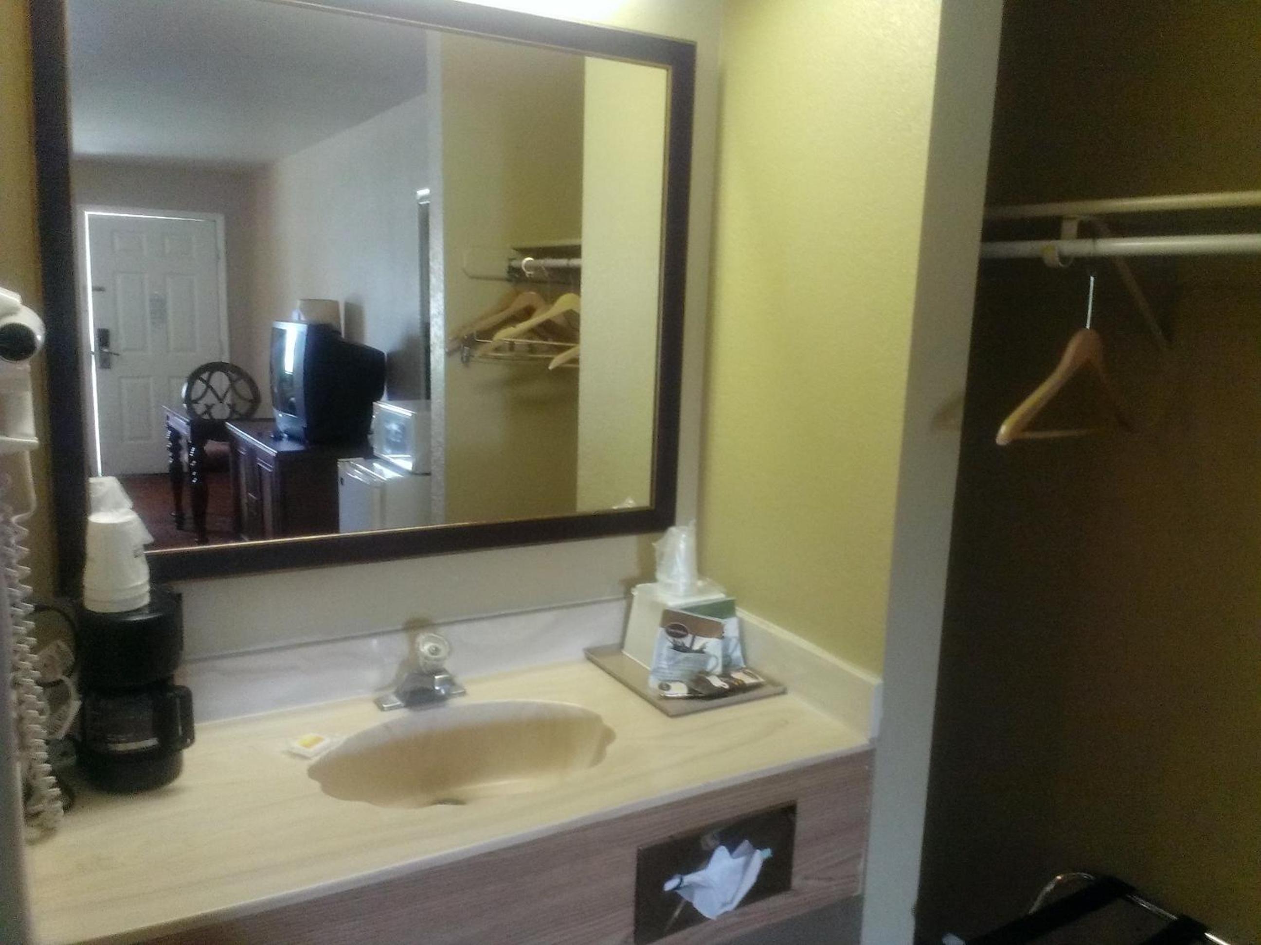 King Room - Disability Access/Non-Smoking