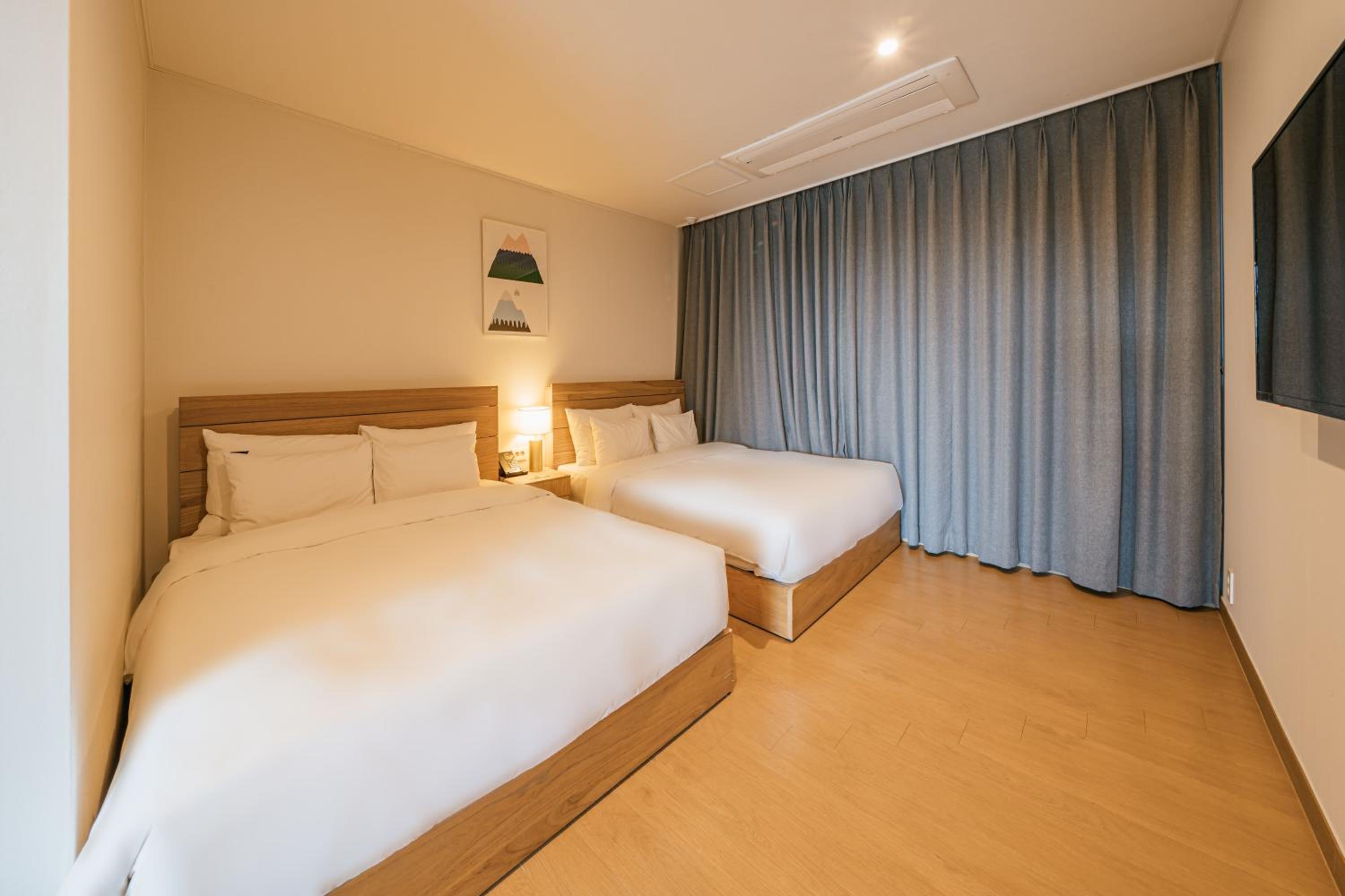 Pet Suite with Seaview