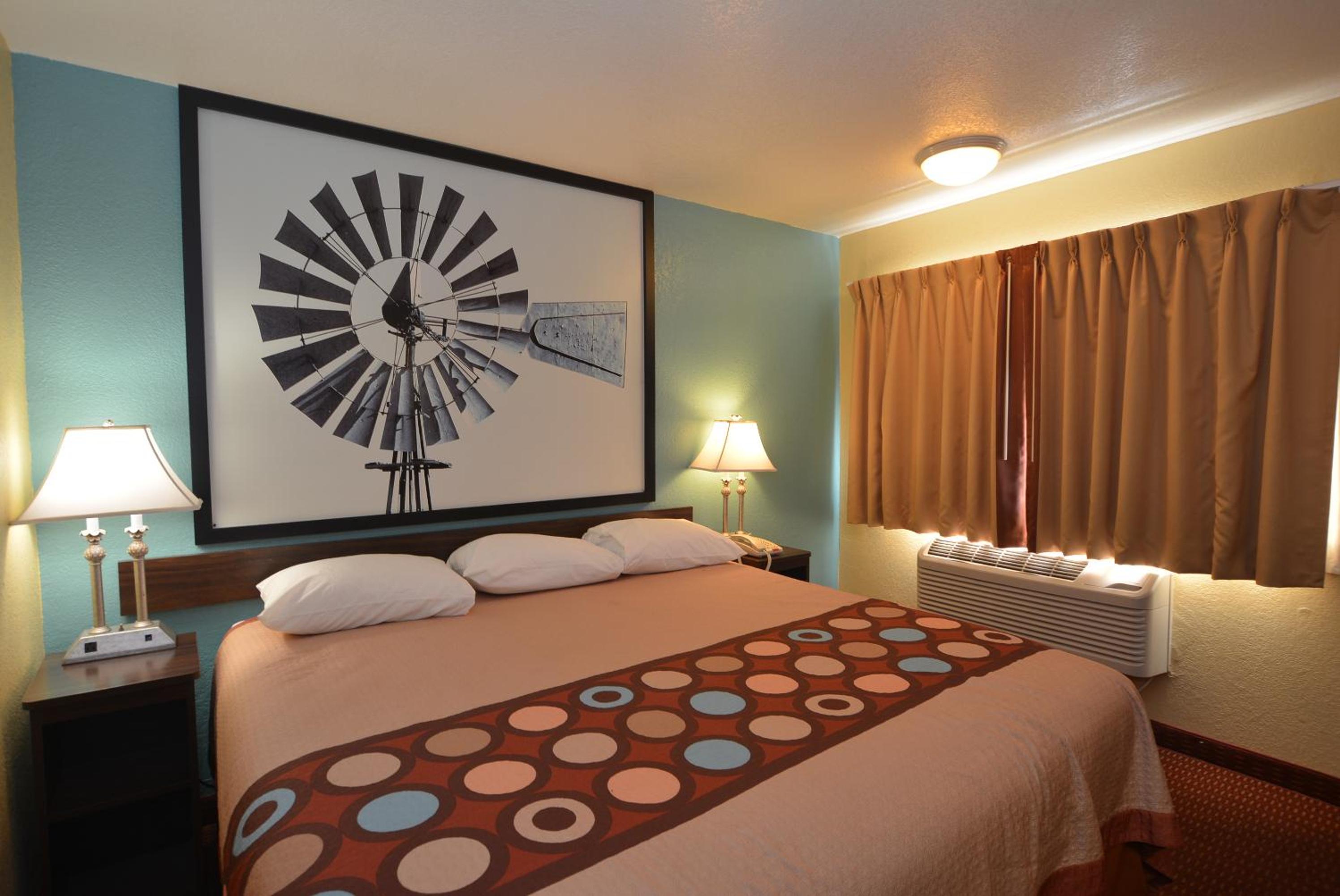 Queen Room - Mobility Access/Non-Smoking