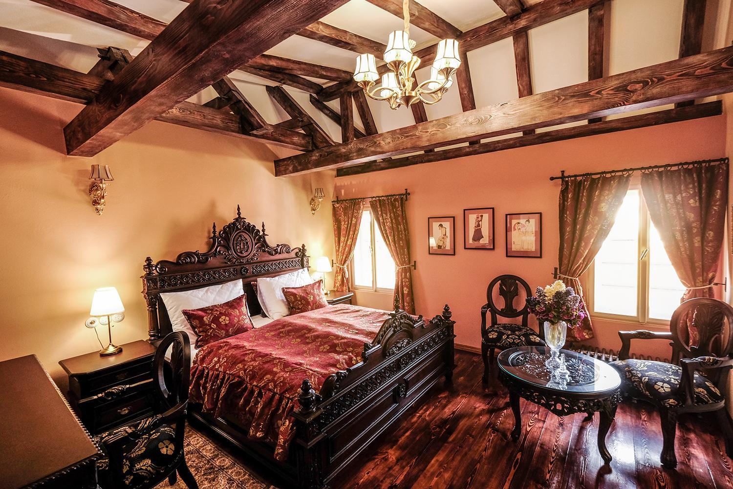 Deluxe Double Room (1 adult + 1 child)