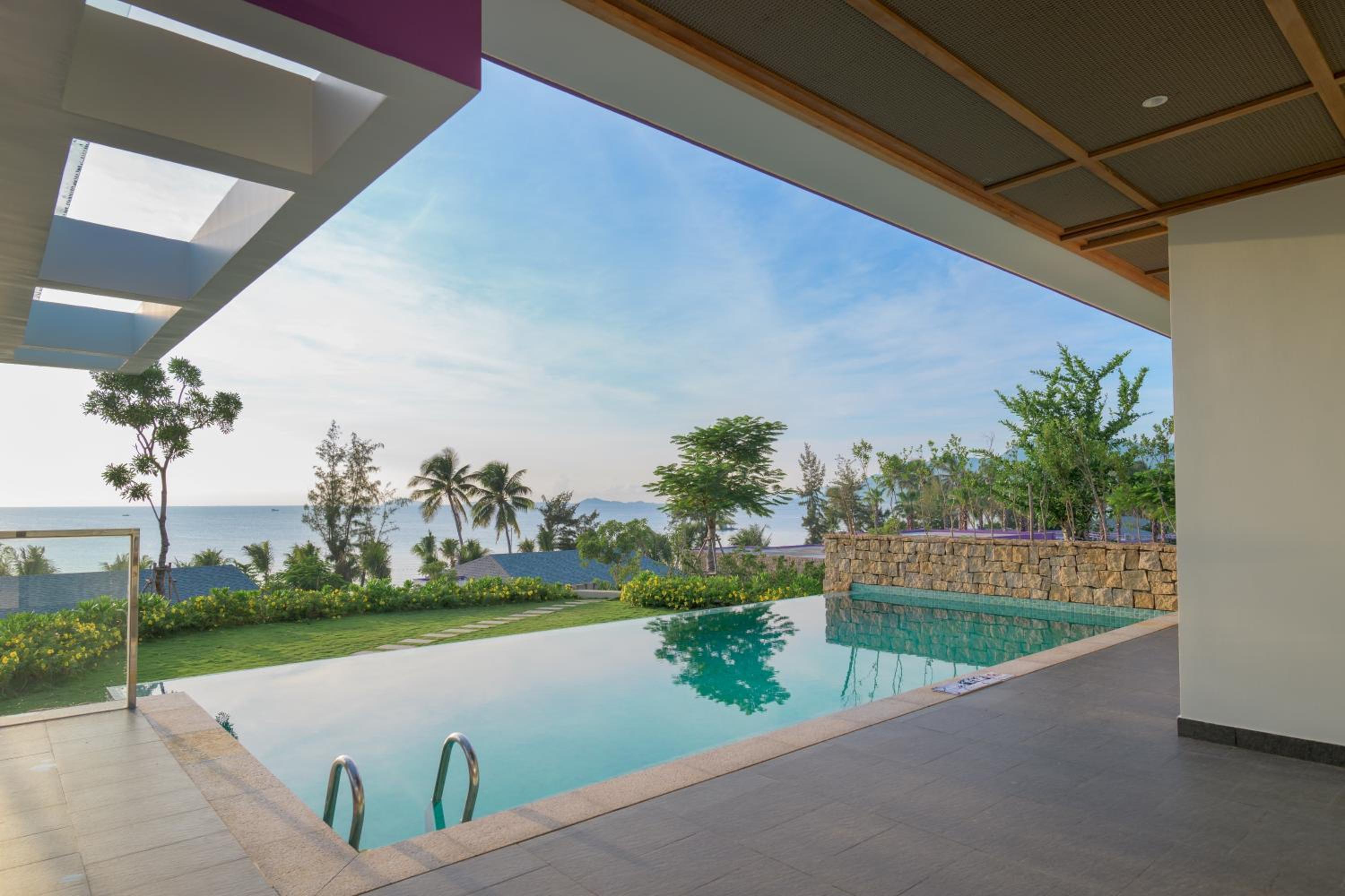 TTC Pavillion Villa - Two-Bedroom Beachfront with Private Pool and Terrace
