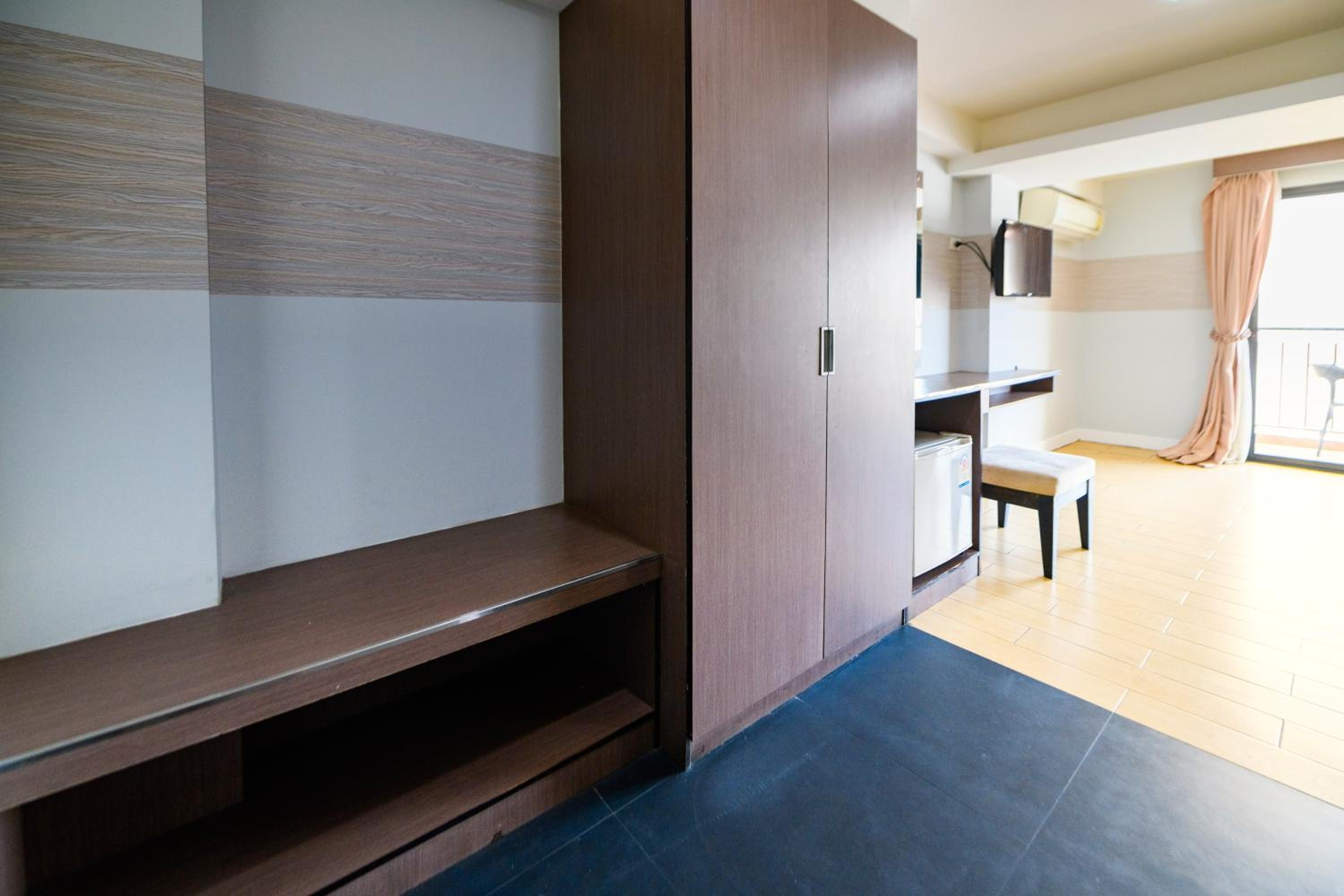 Deluxe Suite with City View