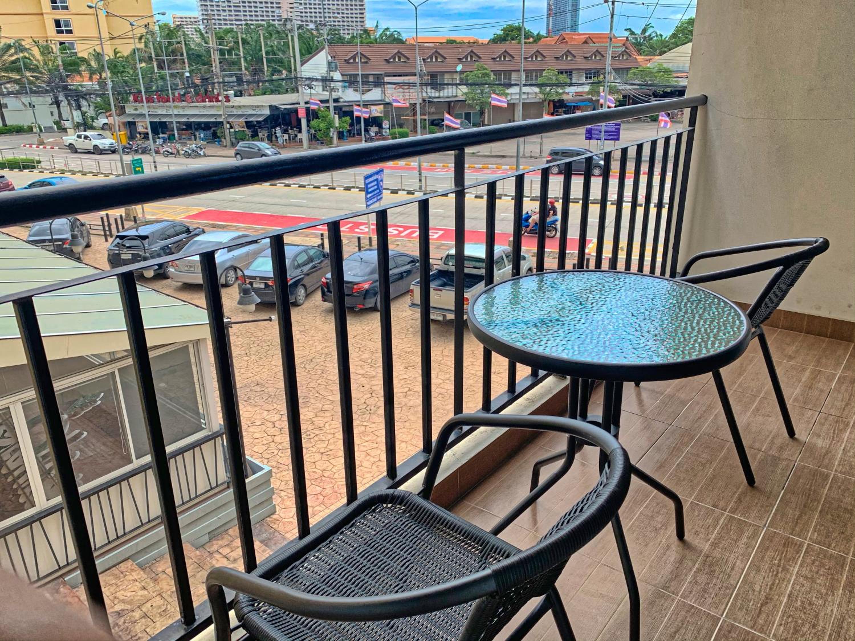 Deluxe Suite with City View