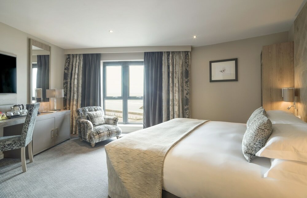 Junior Suite, 1 King Bed, Sea View