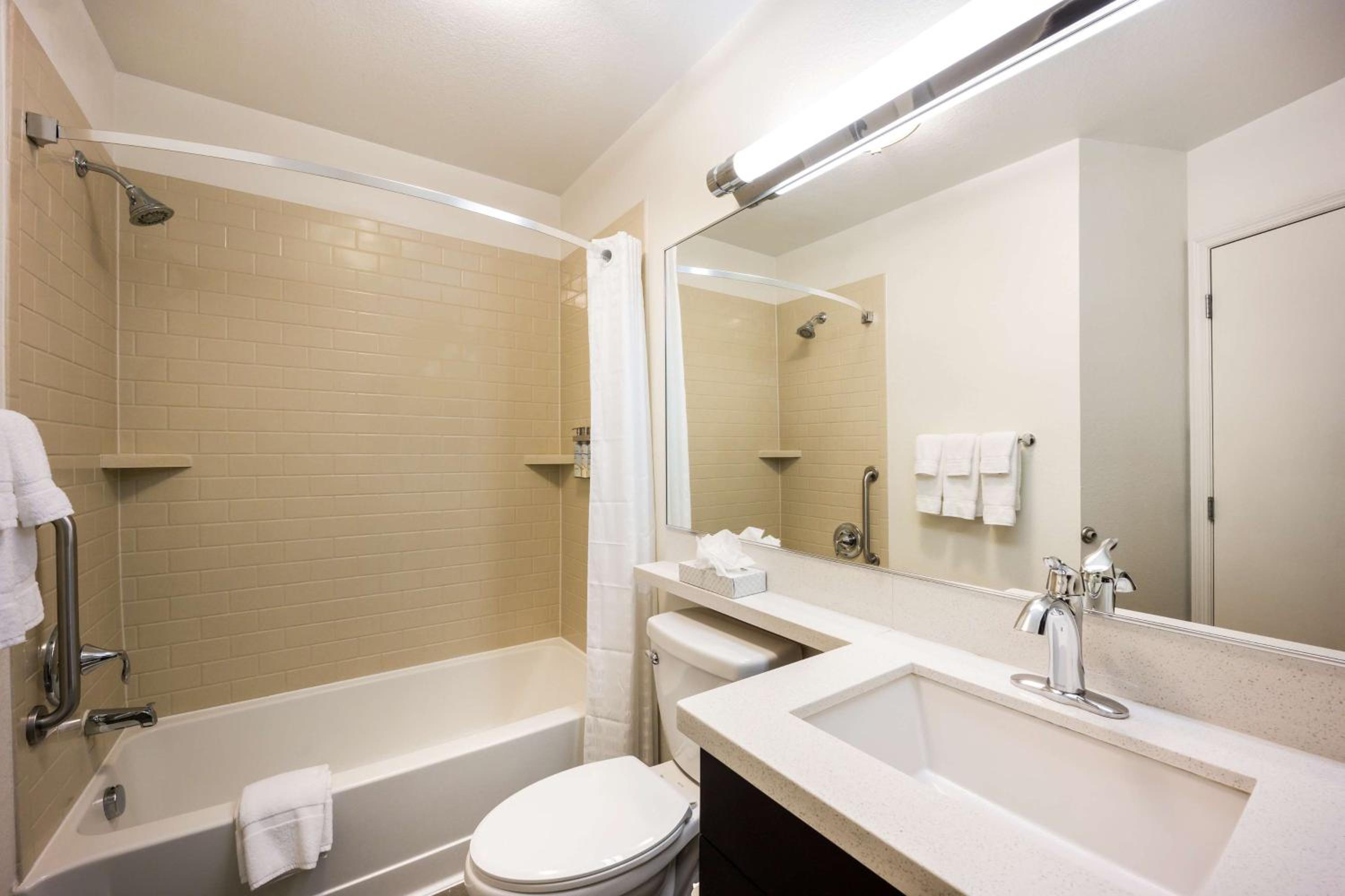 One-Bedroom Two Queen Suite