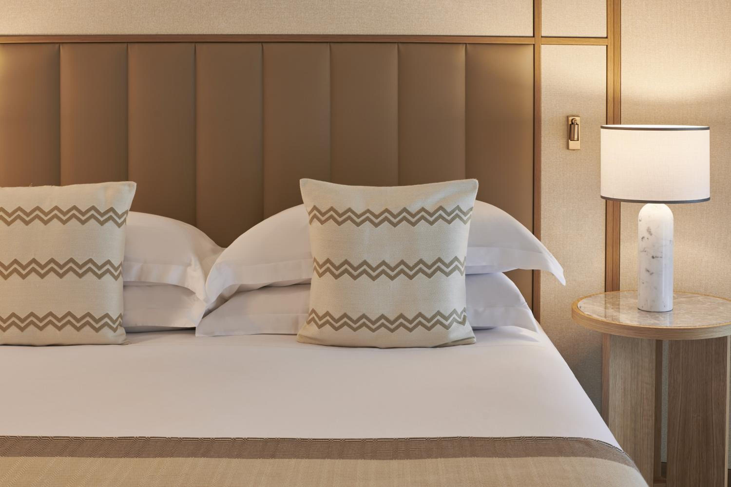 Deluxe King Room - Disability Access