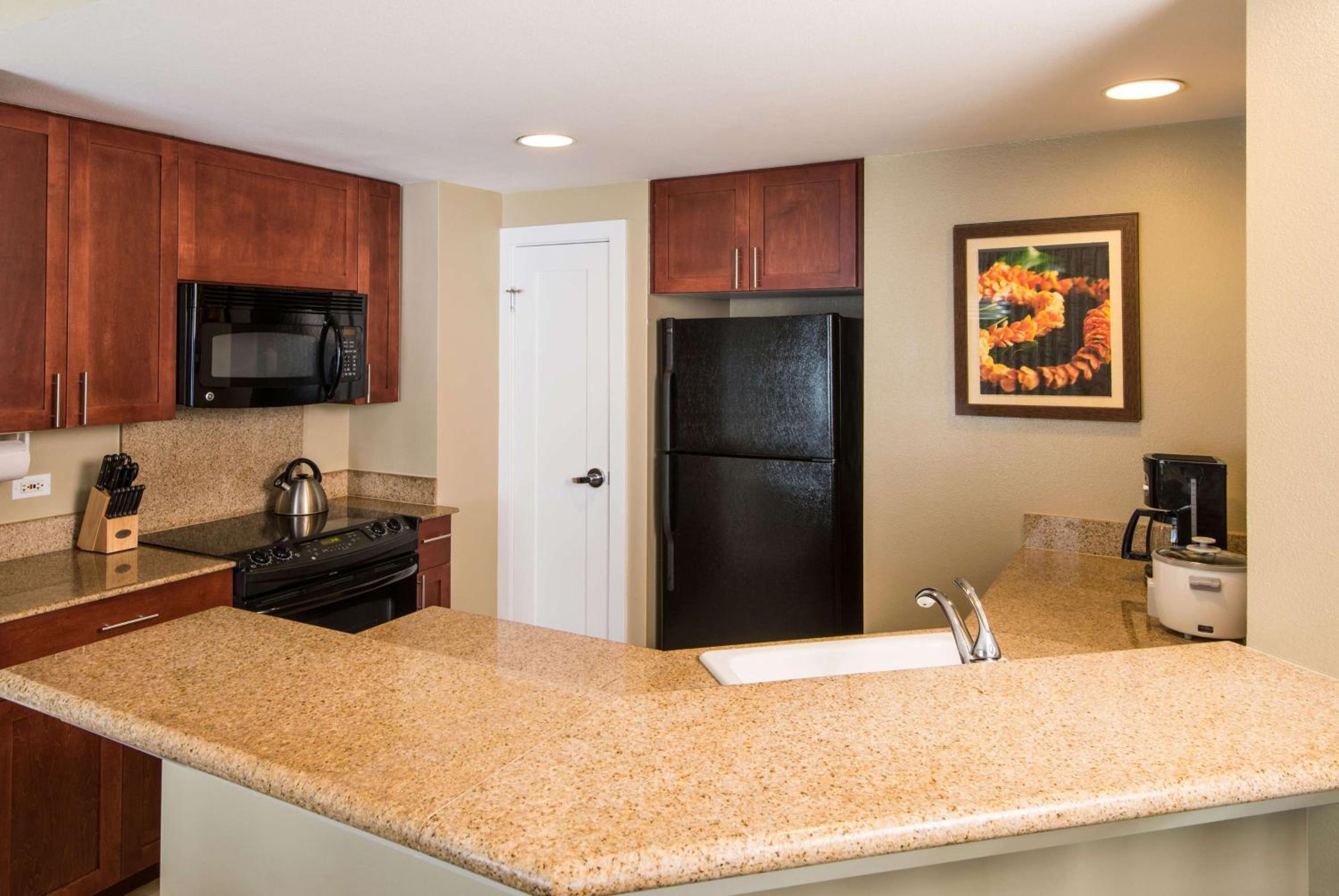 One-Bedroom King Suite with Sofa Bed and View - Lagoon Tower