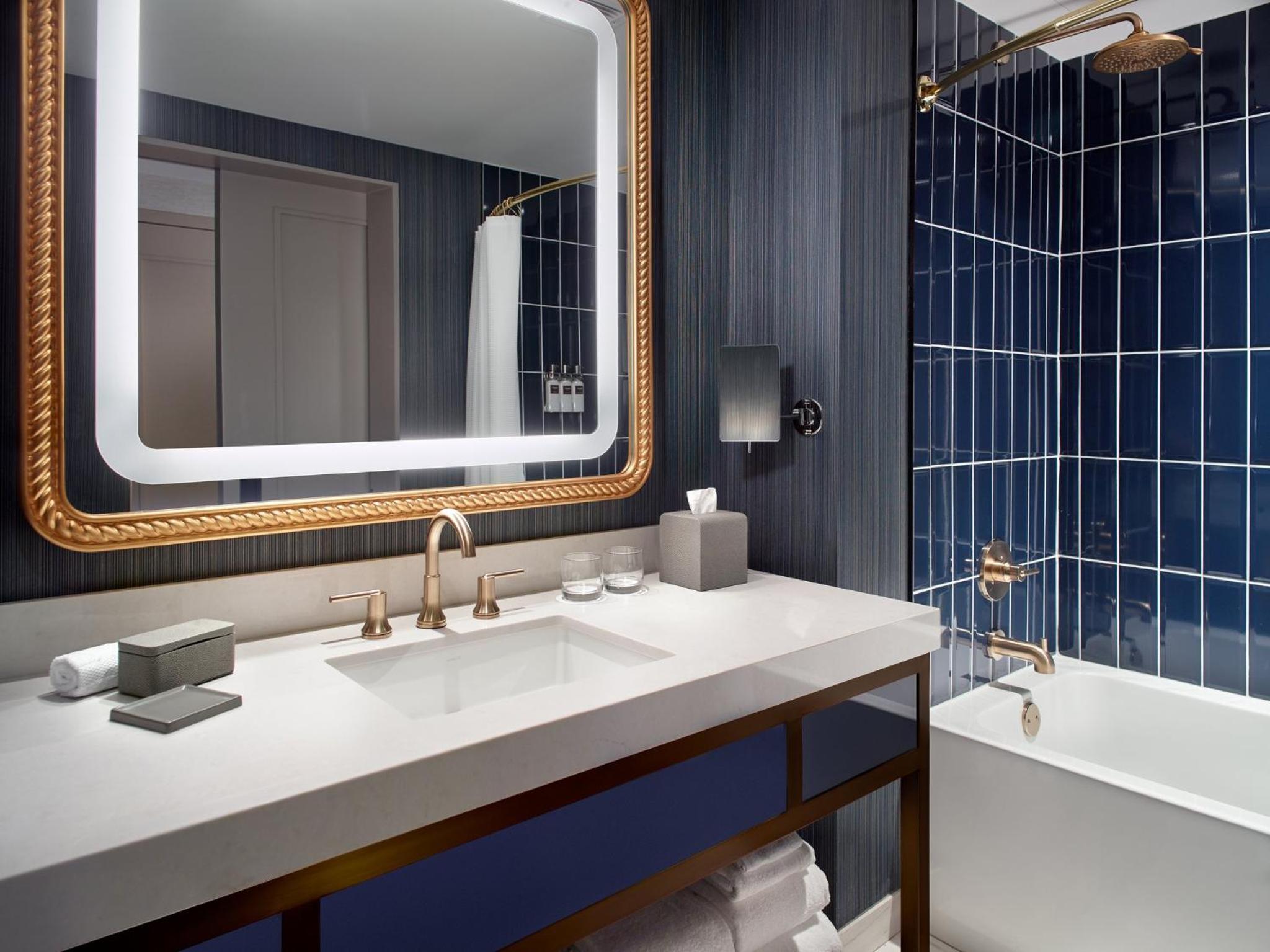 Deluxe Room 2 Queen Beds 