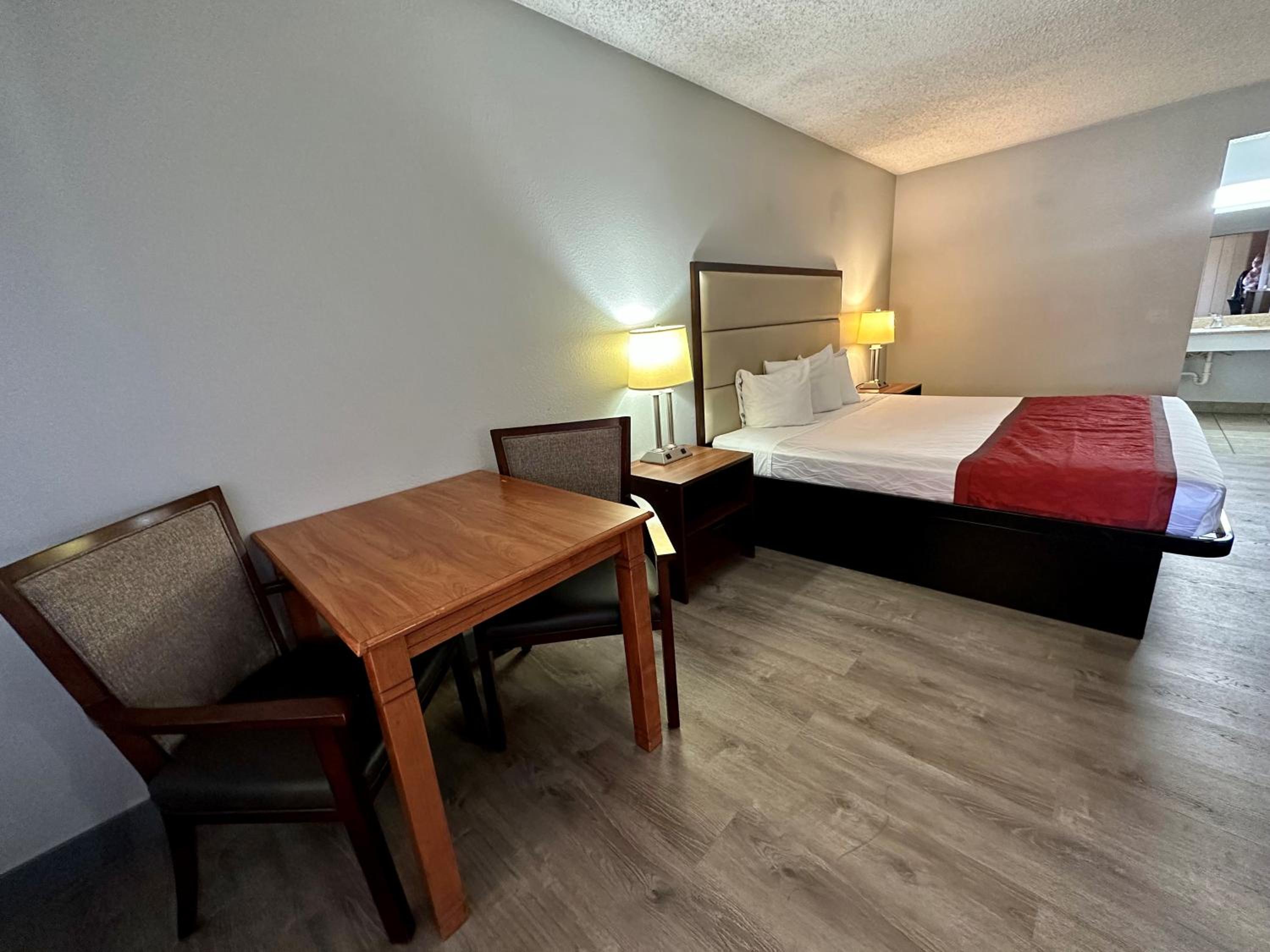 King Room- Non-Smoking