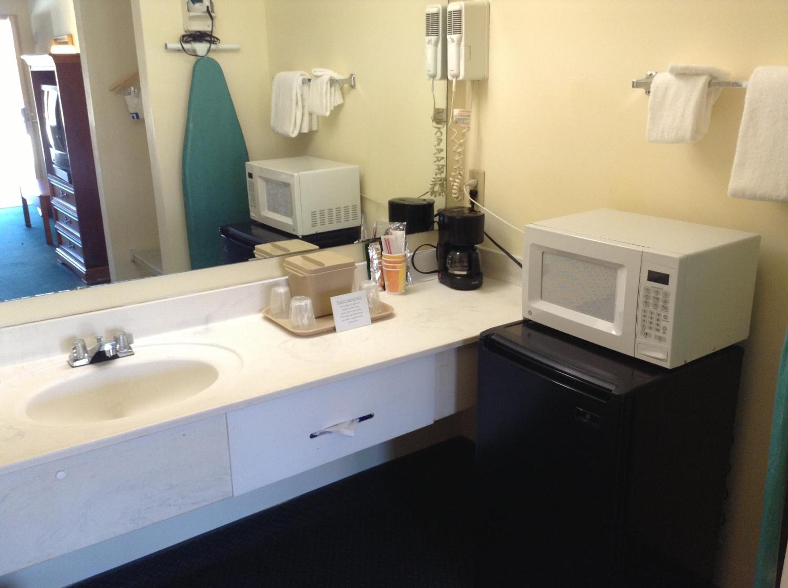 One-Bedroom King Suite - Non-Smoking