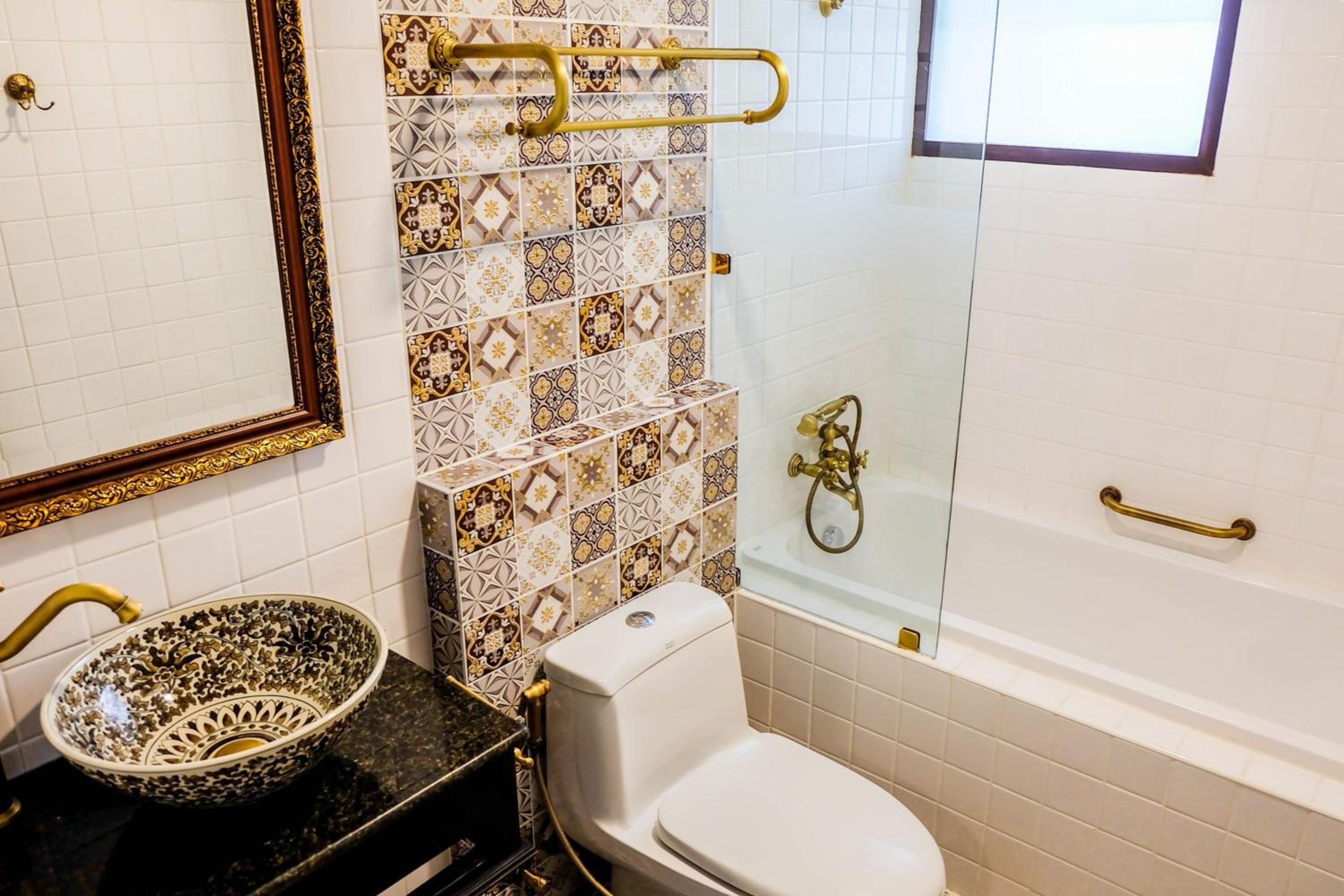 Grand Deluxe Double Room with Bathtub