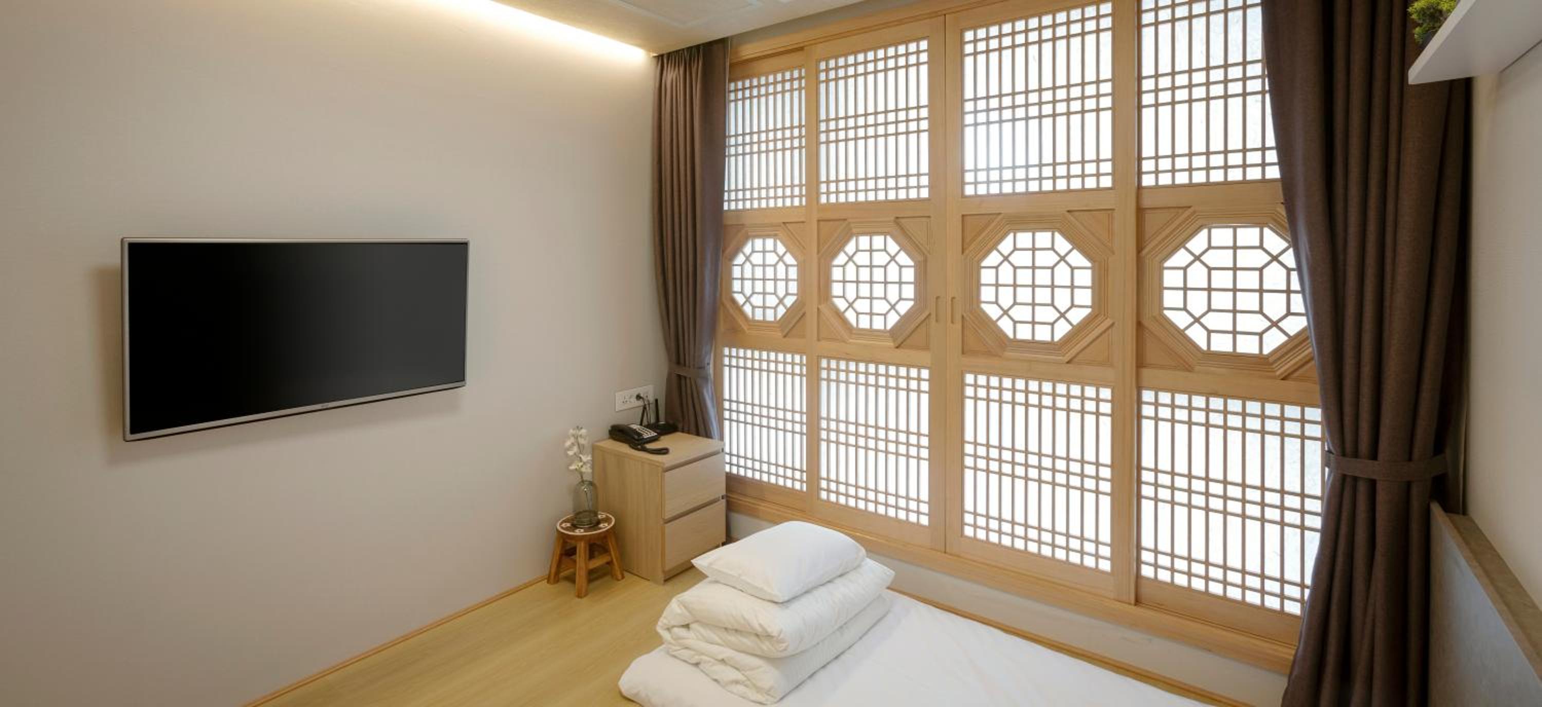 Premier Korean-Style Ondol Room