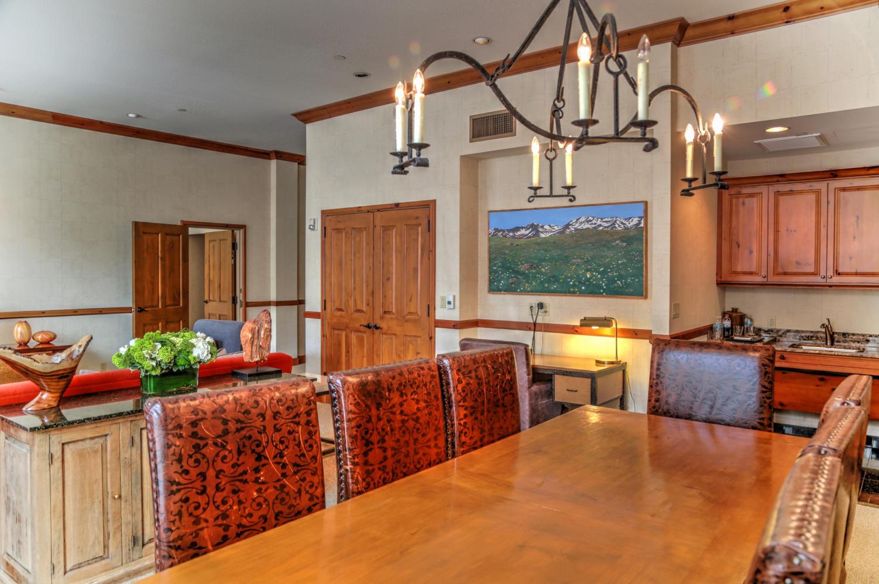 Mount Powell Suite