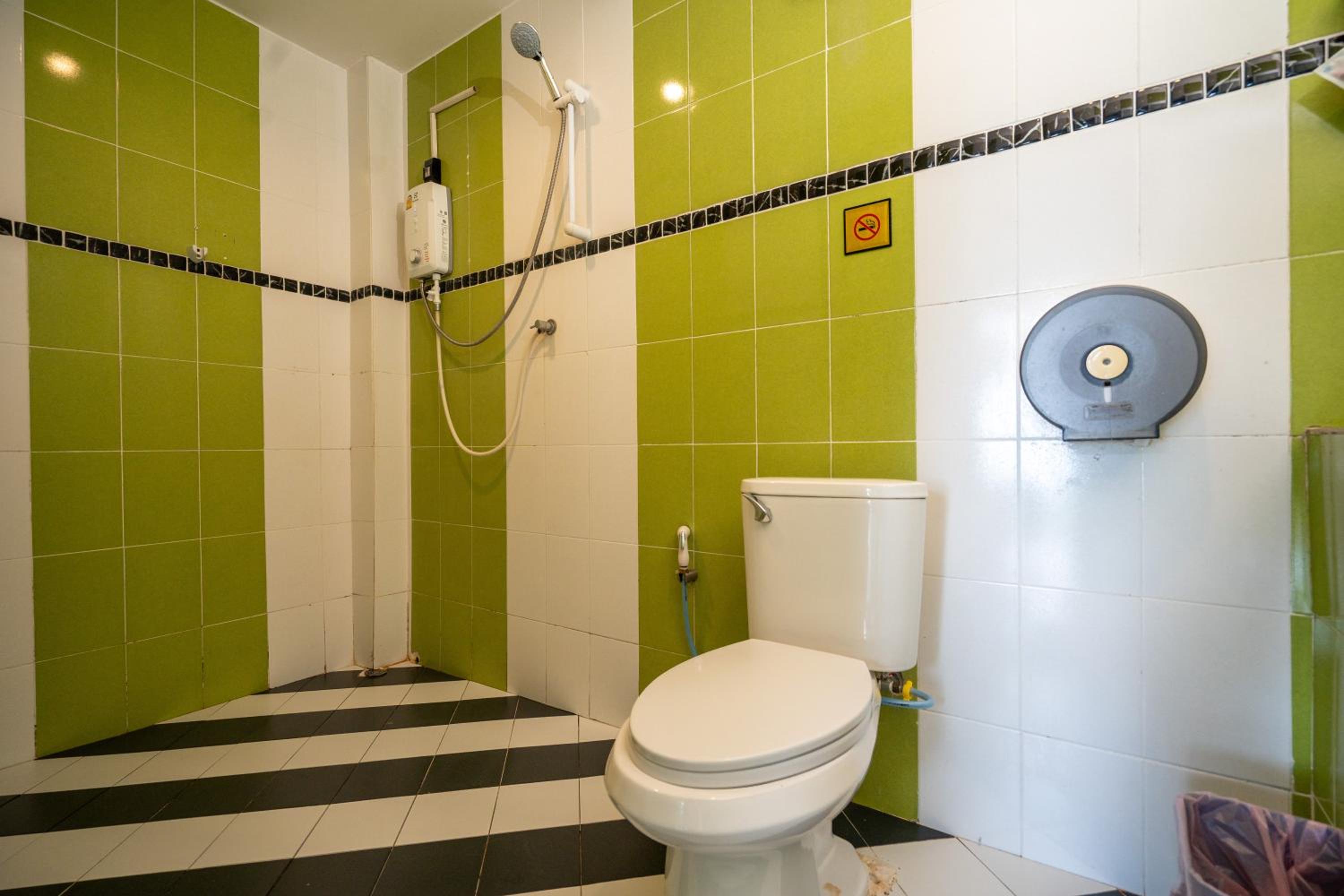 Standard Twin Room with Sea View