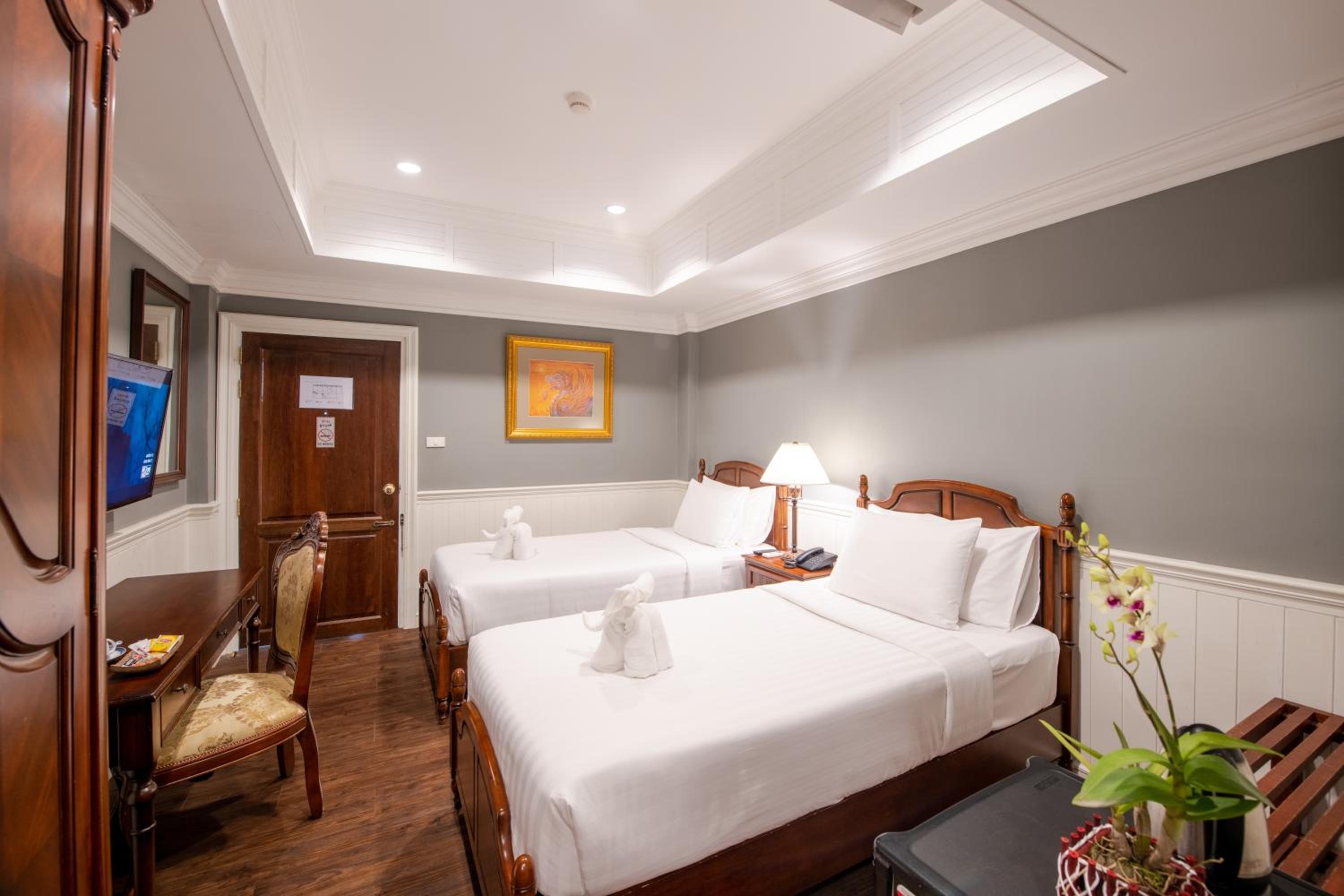 Deluxe Double or Twin Room (No Window)