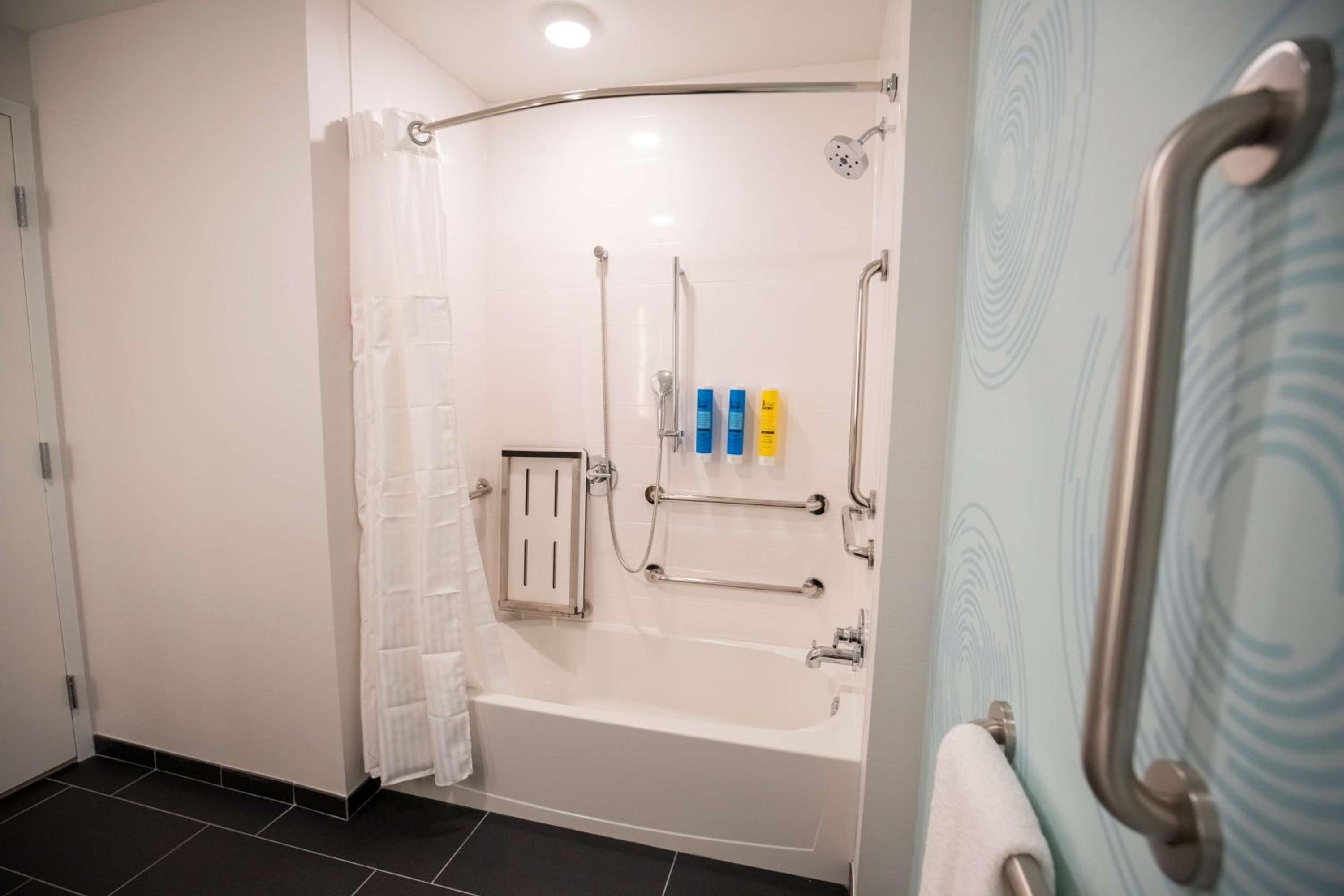 Queen Room with Two Queen Beds - Mobility Access