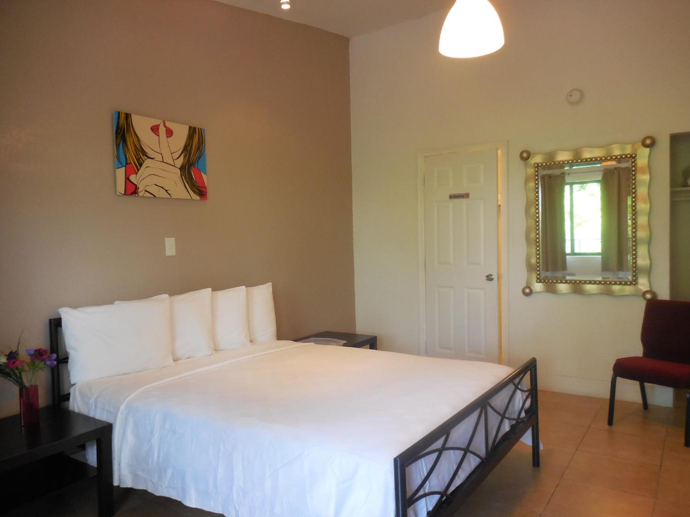 King Room (2 Adults)