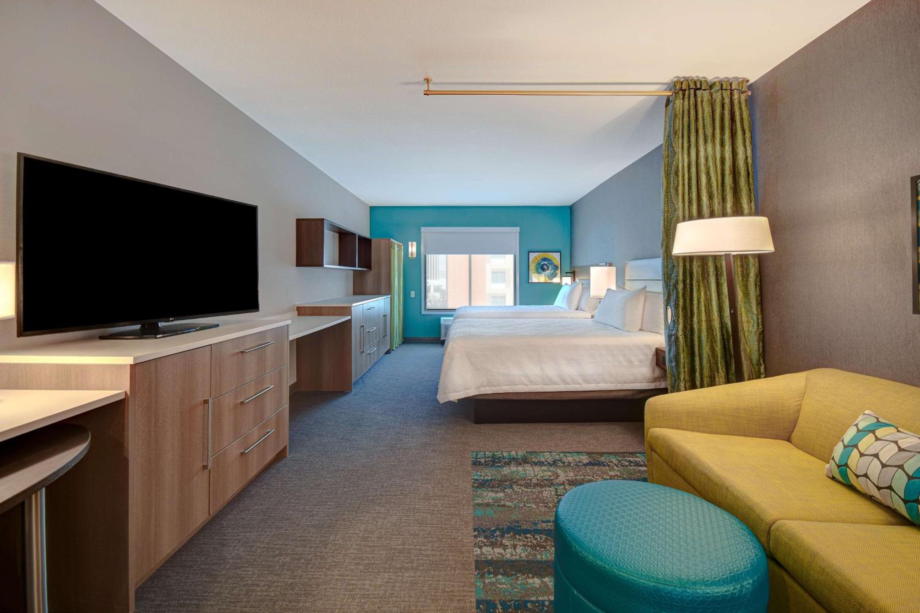 Queen Studio with Two Queen Beds - Non-Smoking