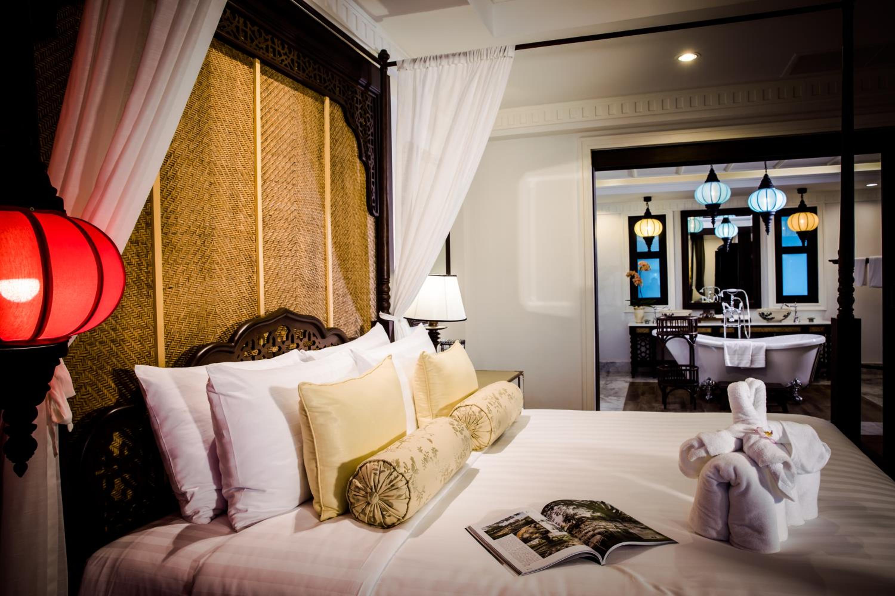 Riverfront Colonial Suite