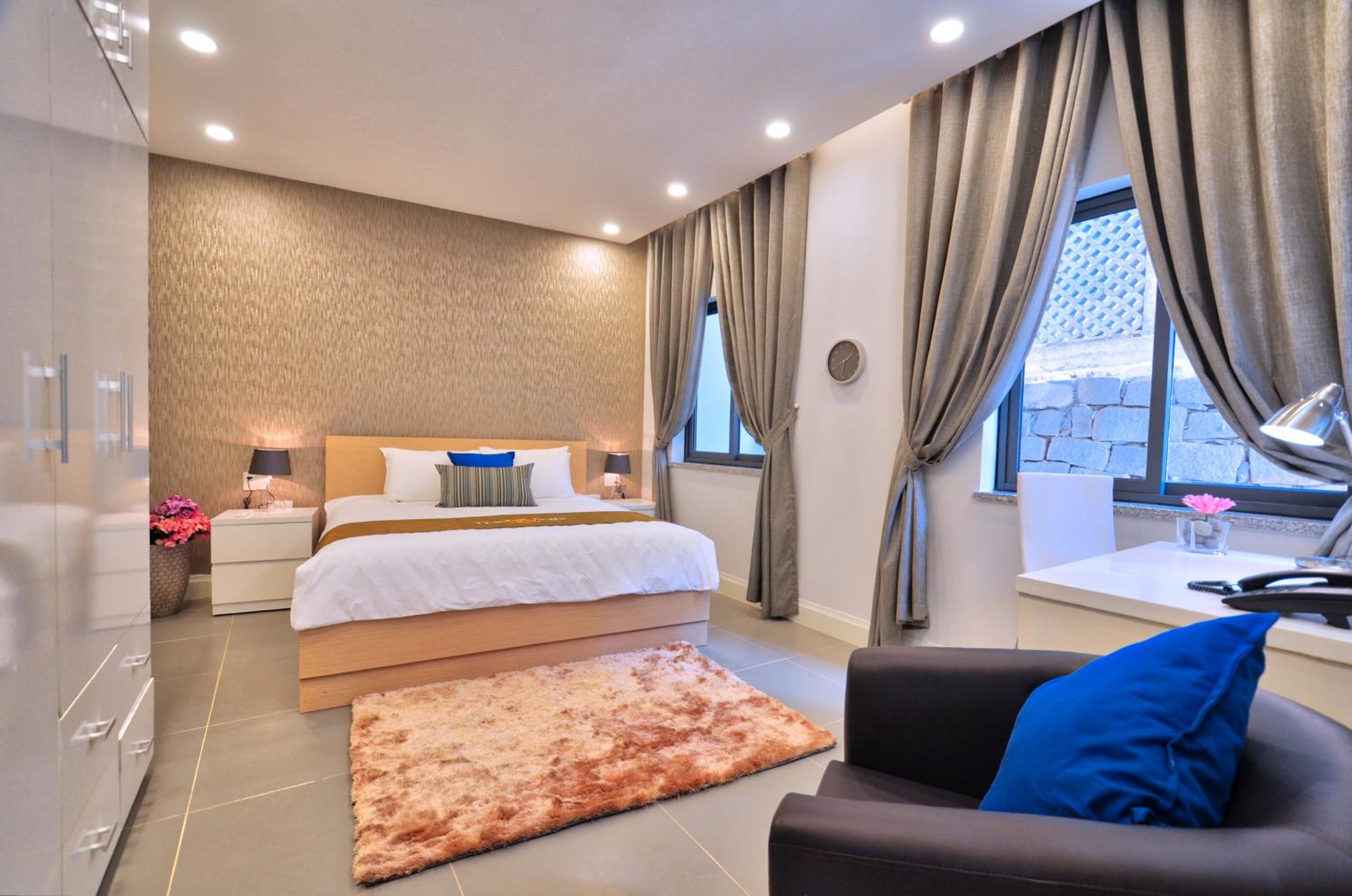 Cinema Suite with Hill View