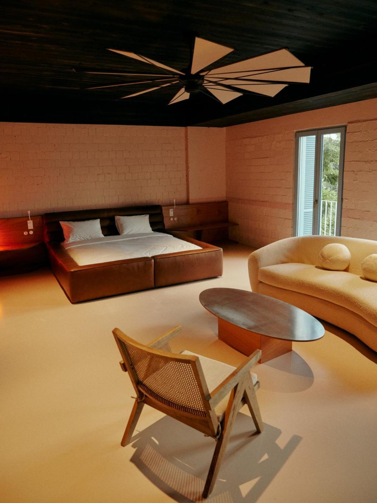 Old Town View Signature Room