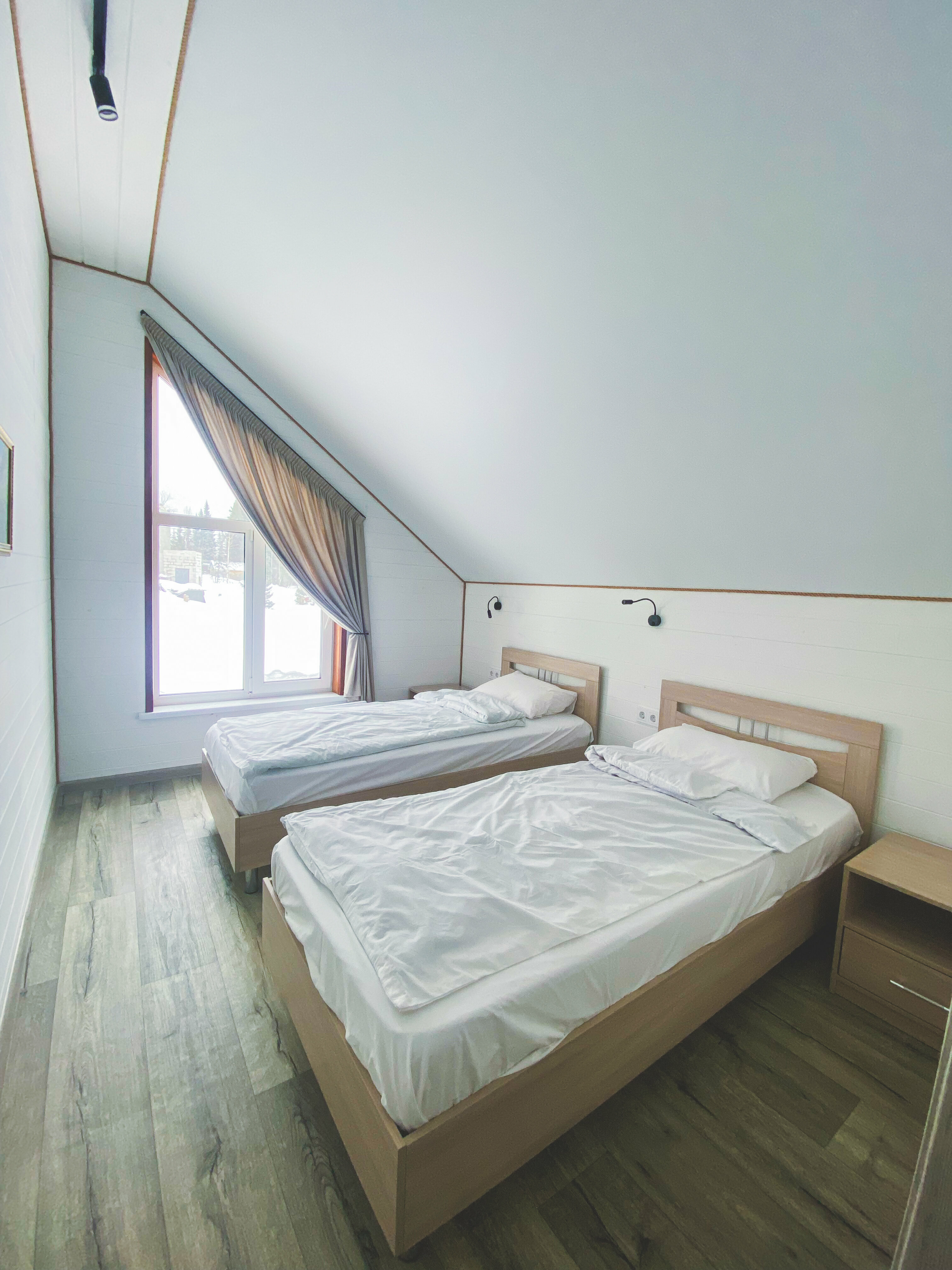 Семейный номер с видом на горы