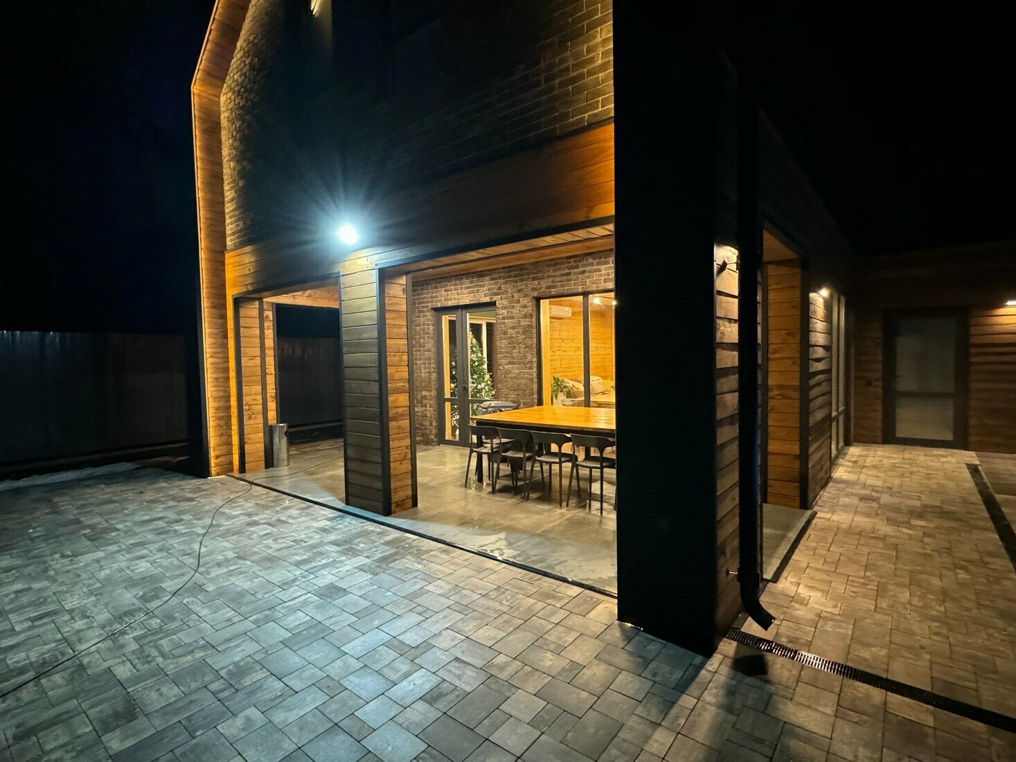 Дом с собственным бассейном