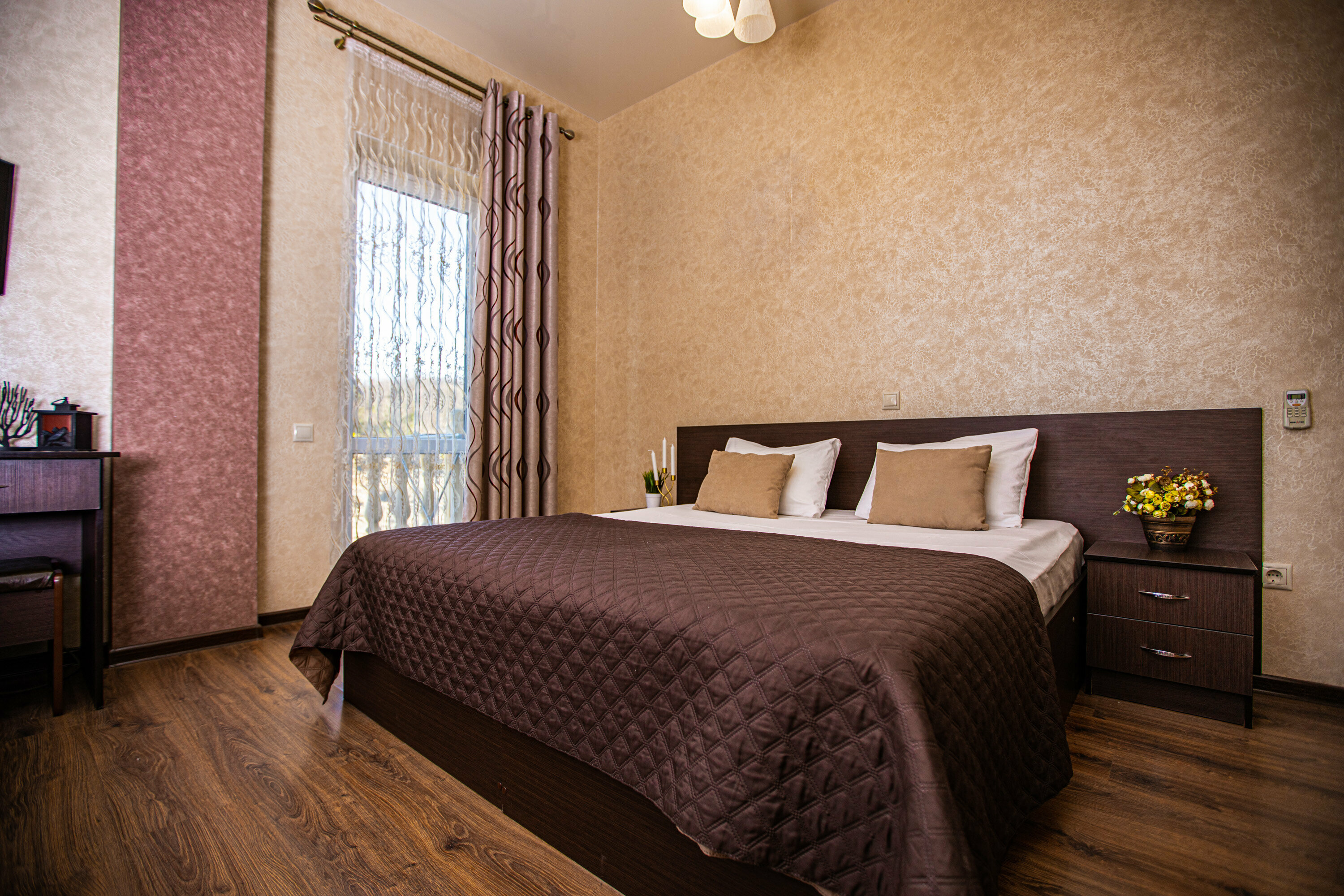 Комфорт с двуспальной кроватью и балконом