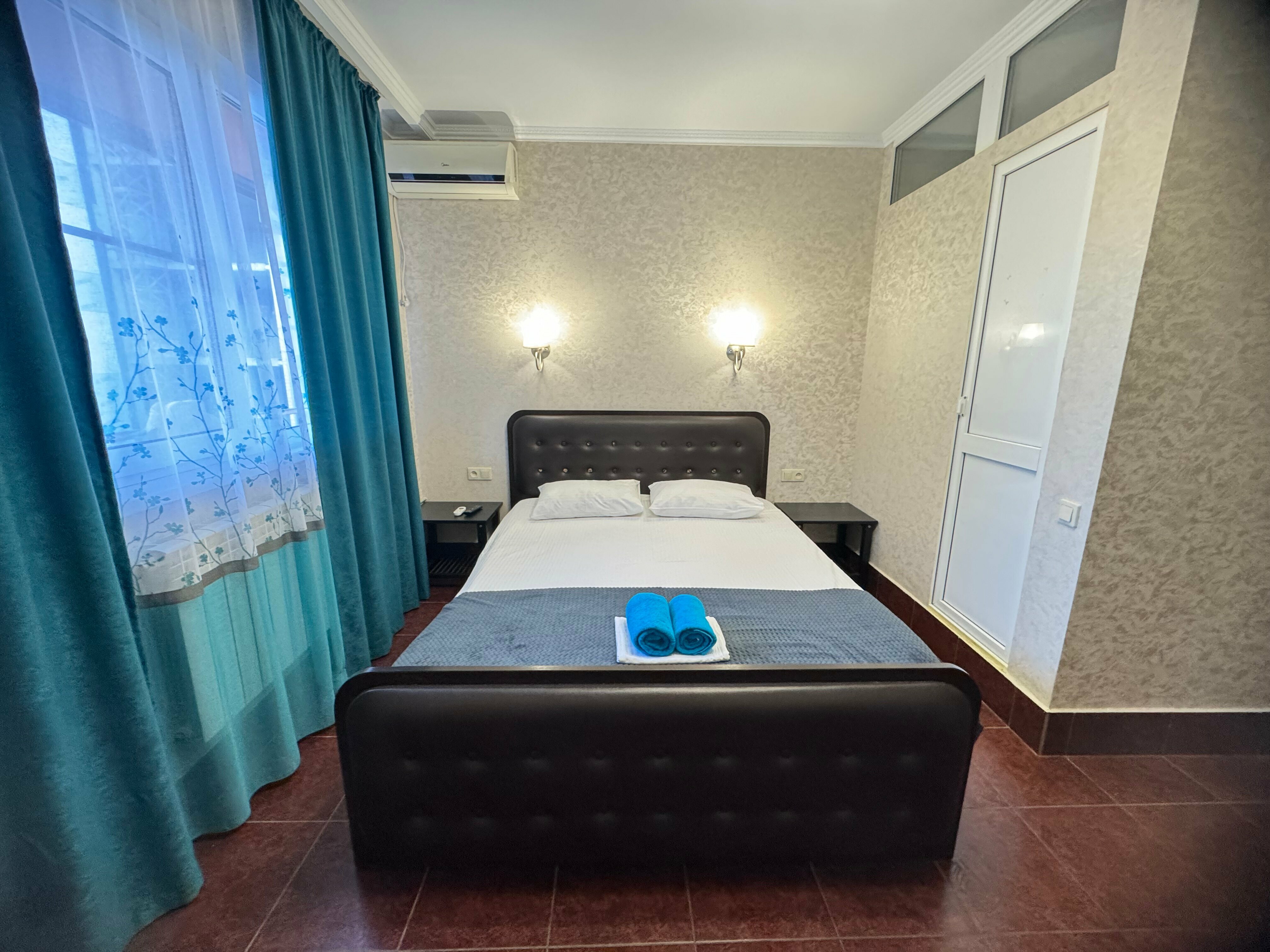 Трехместный номер с душем