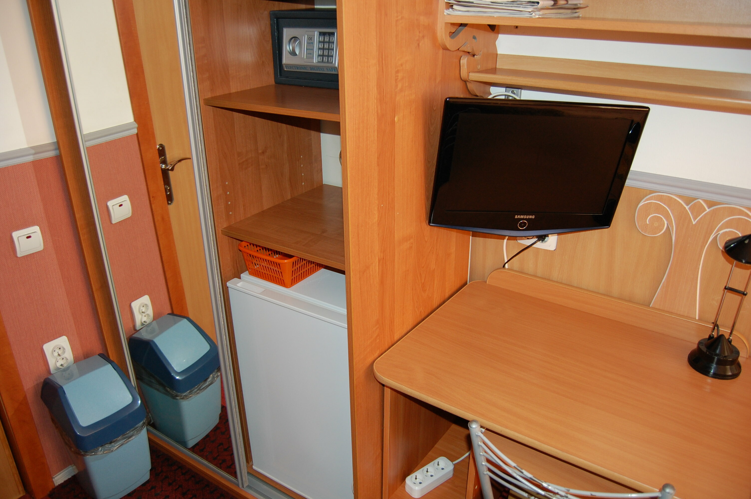 Двухместный эконом (душ и туалет на этаже)