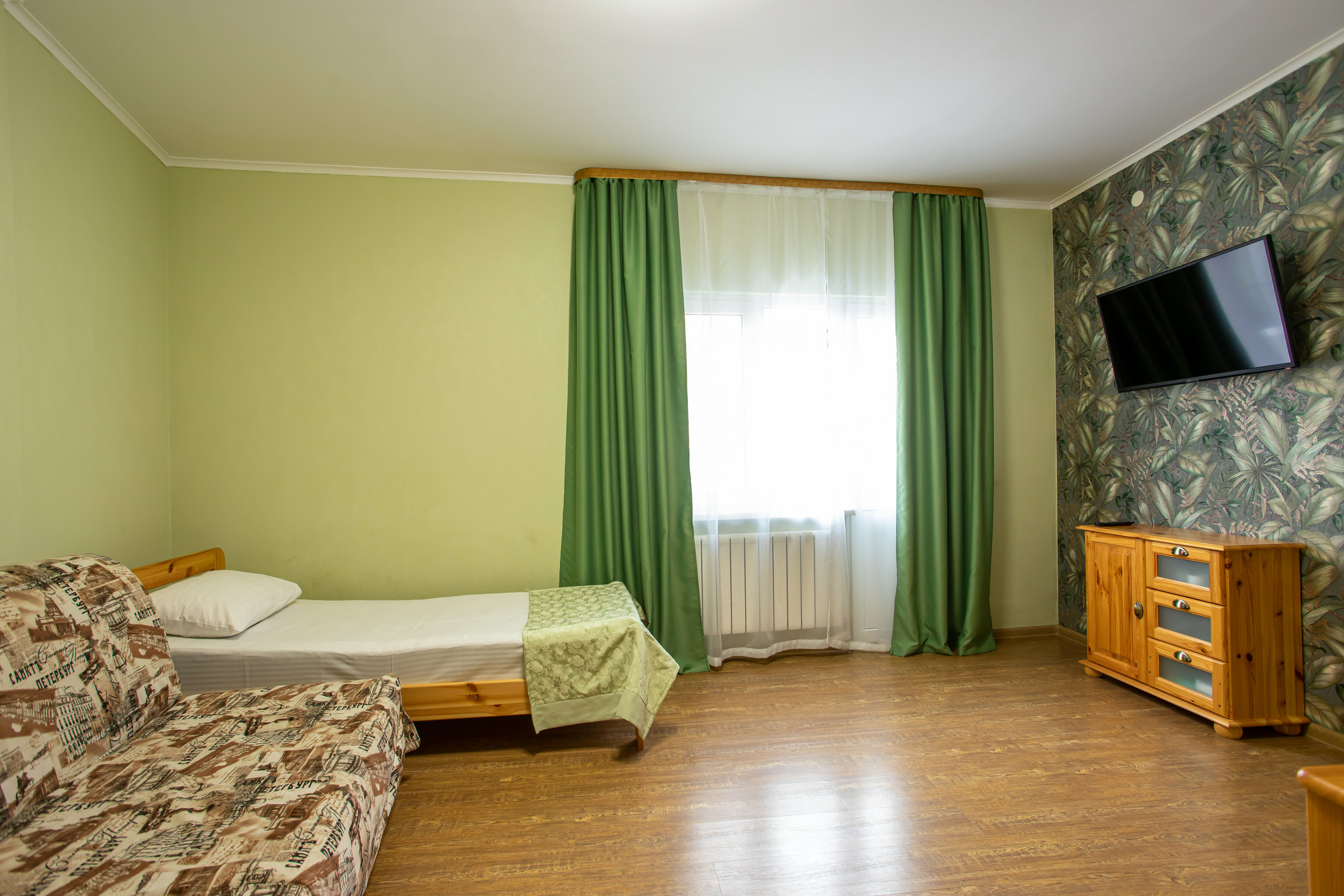 Семейный двухкомнатный номер с балконом