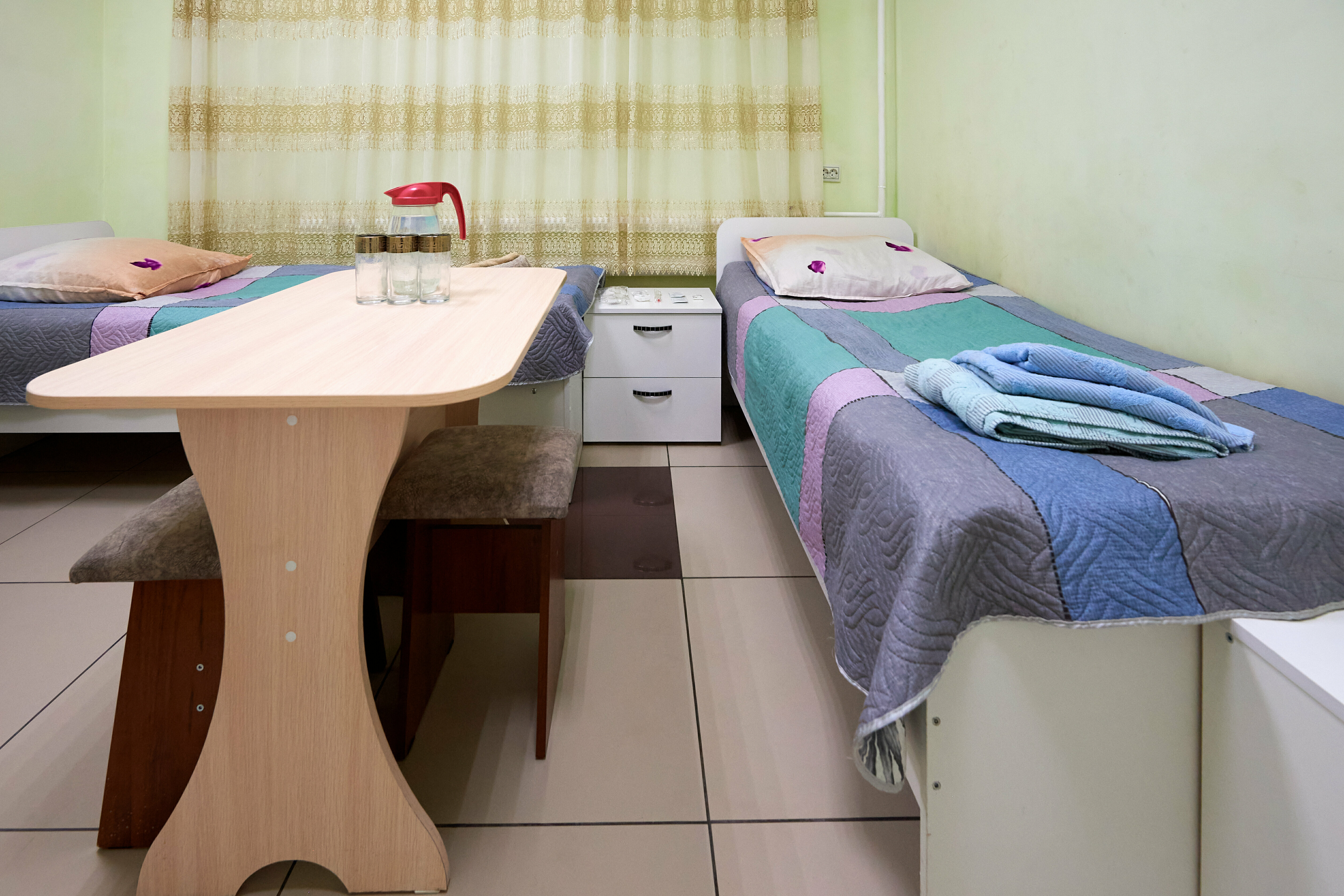 Трехместный номер «Комфорт» с душем