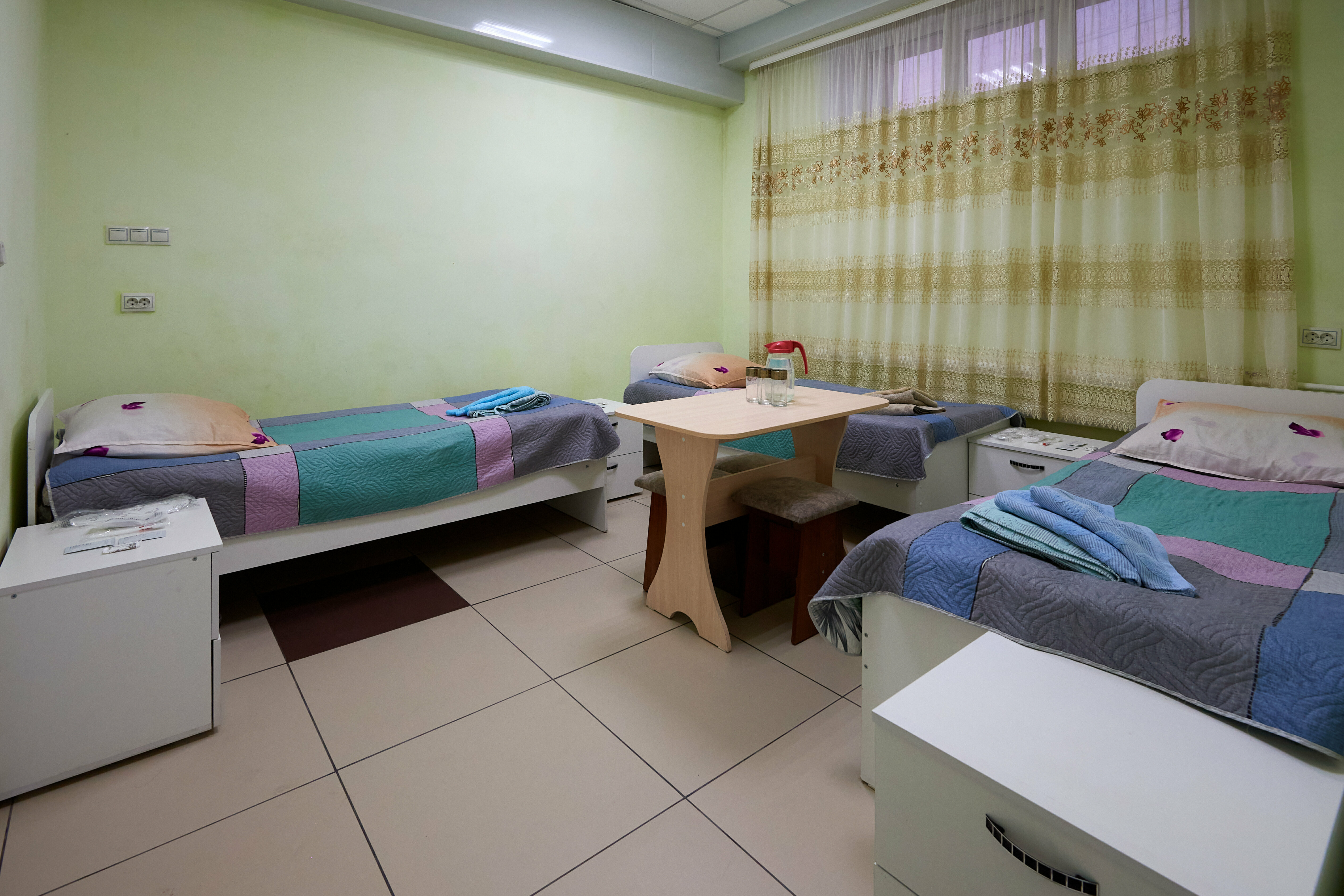 Трехместный номер «Комфорт» с душем