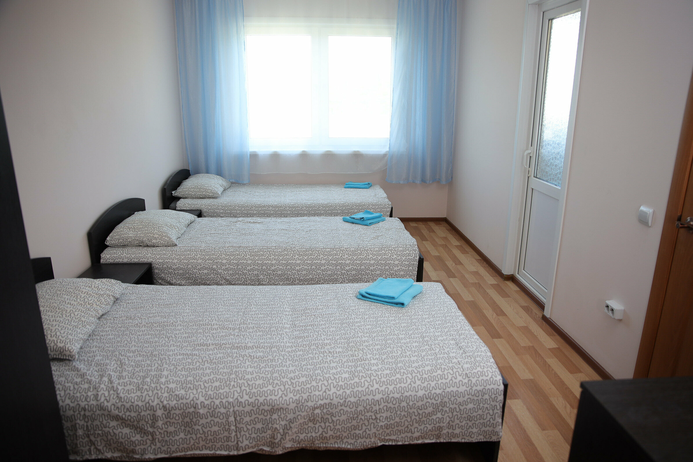 Трехместный номер с видом на море