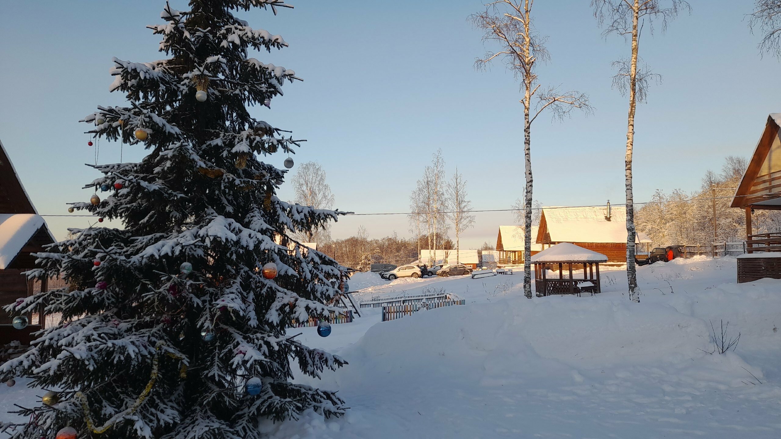 Коттедж с двумя спальнями, видом на озеро и террасой