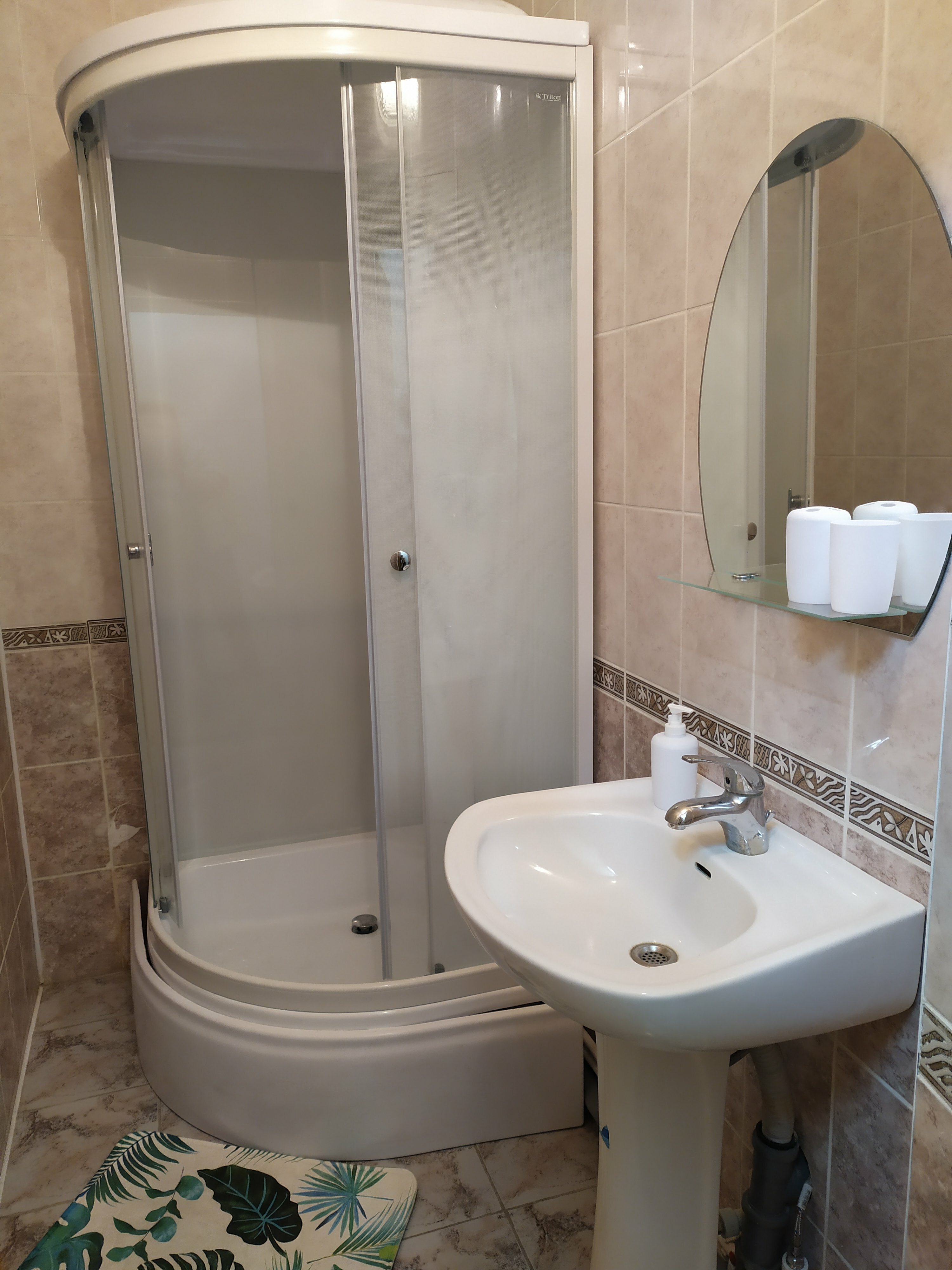 Общий 10-местный номер для мужчин и женщин