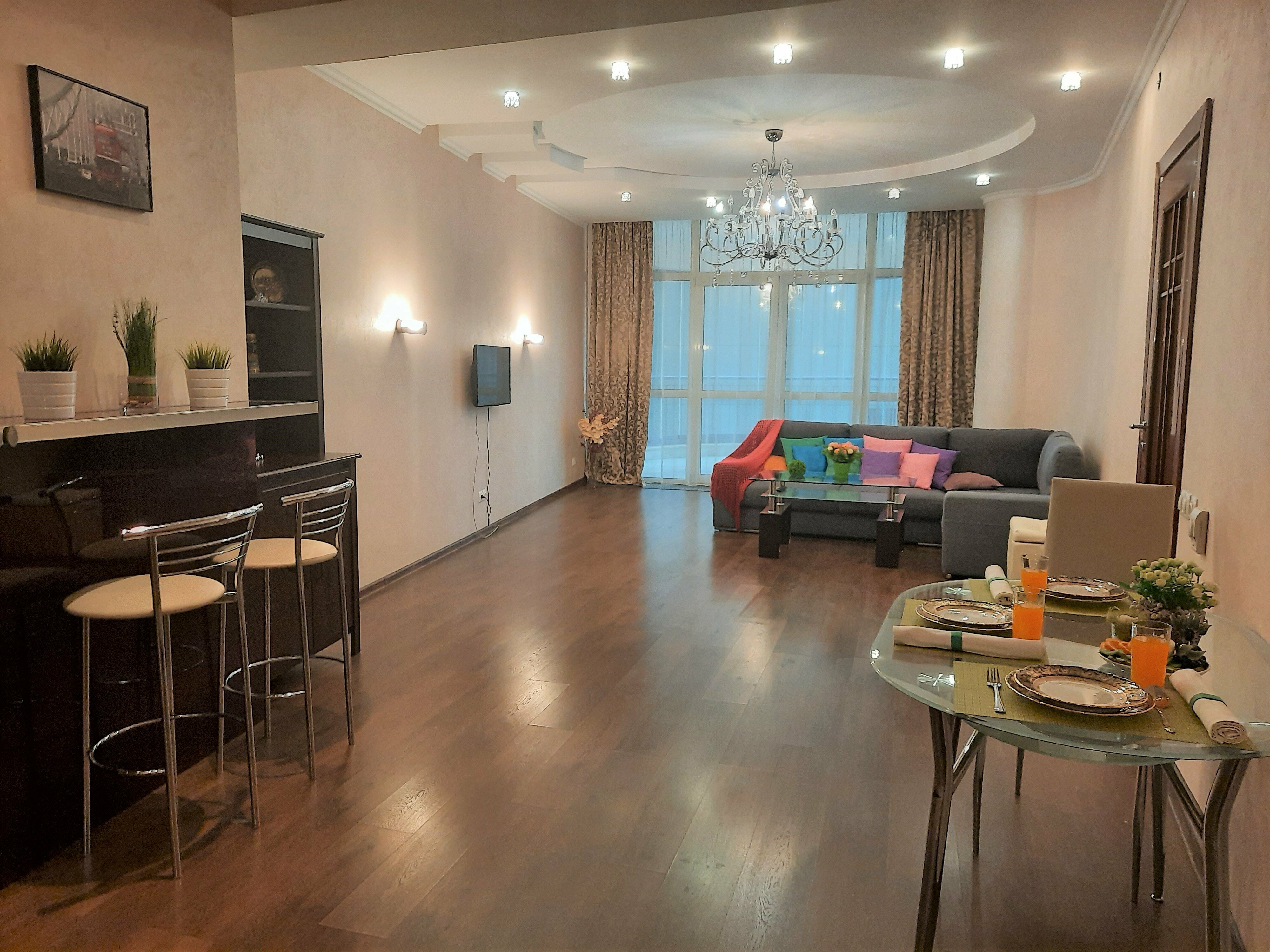 Семейный номер с боковым видом на море