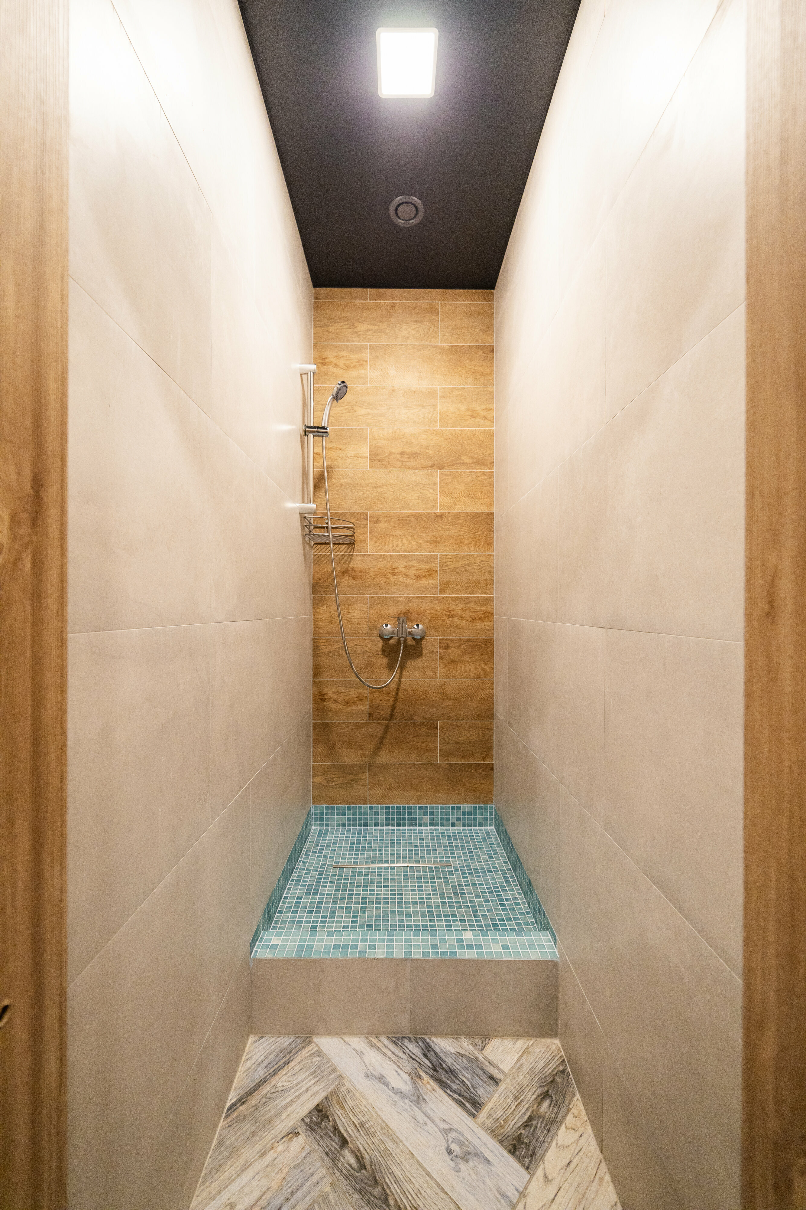 Многоместный общий номер для мужчин и женщин (8 мест) нижнее место