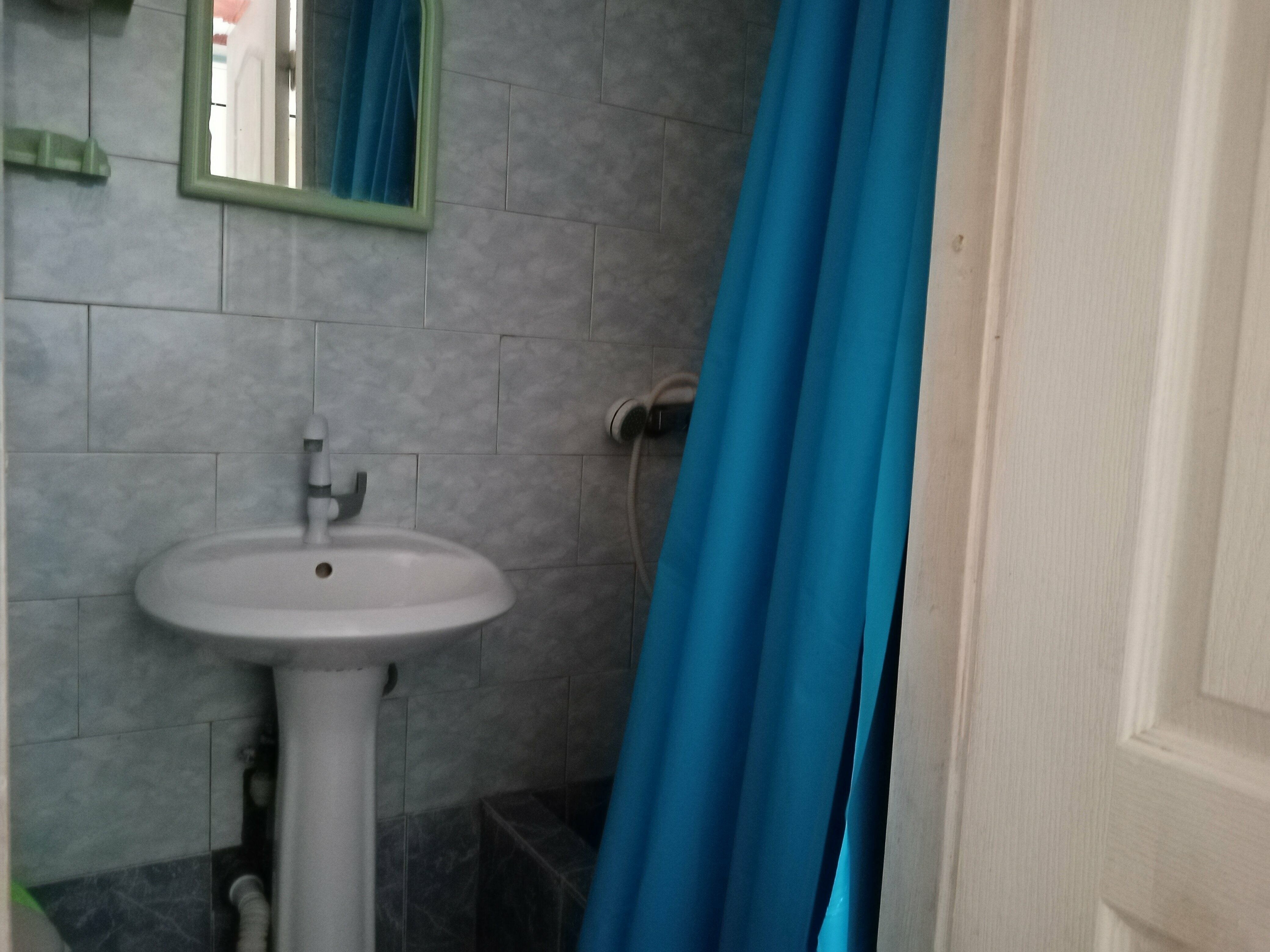 Двухместный номер с 2 отдельными кроватями и душем