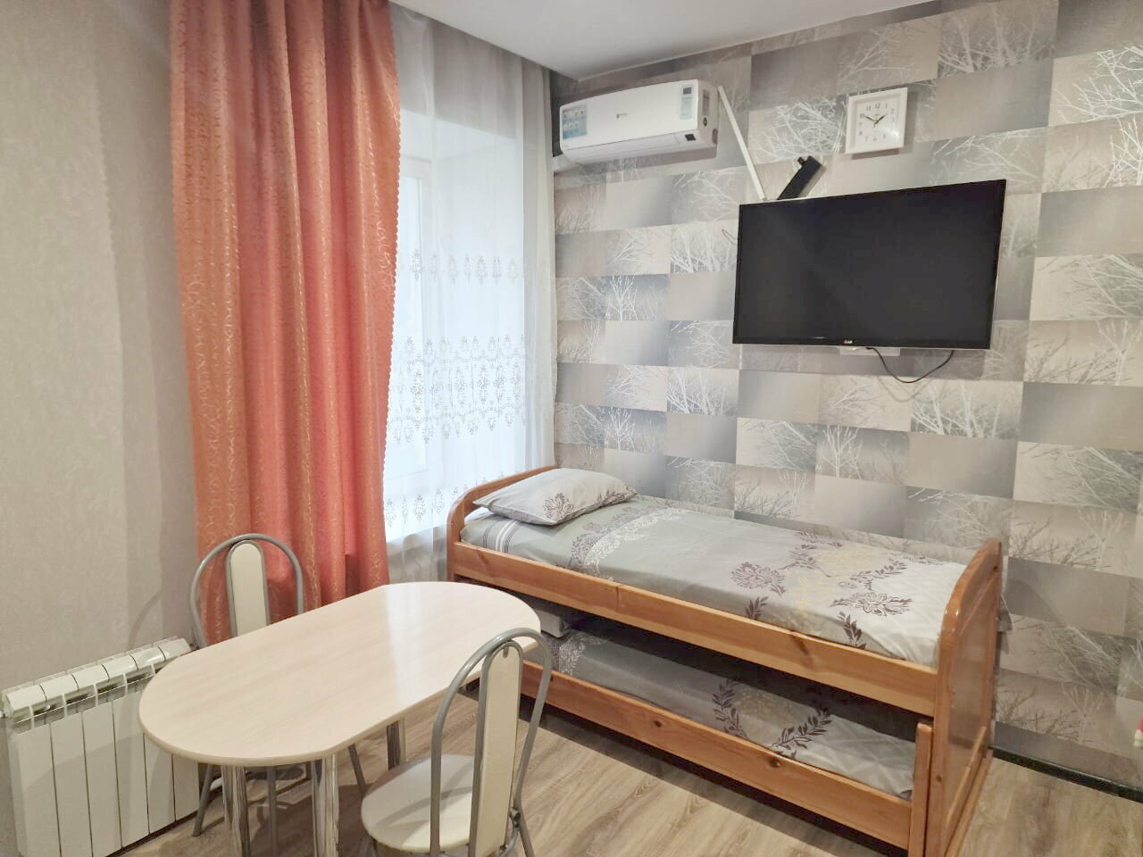 Четырехместный номер с ванной комнатой