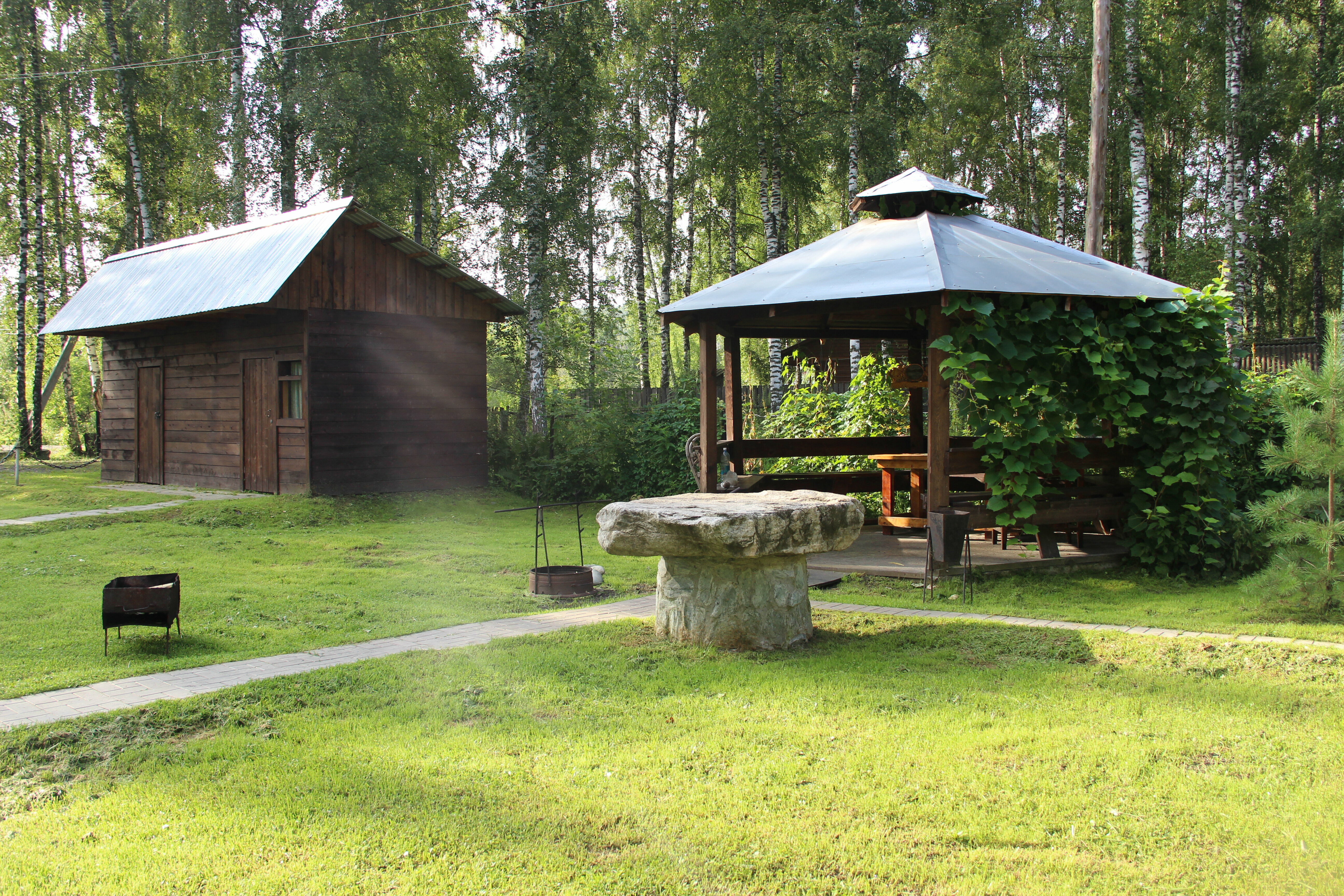 Коттедж у реки